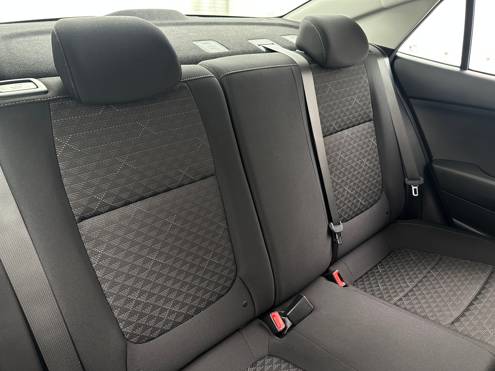 Thumbnail: 2019 Kia Rio - 6