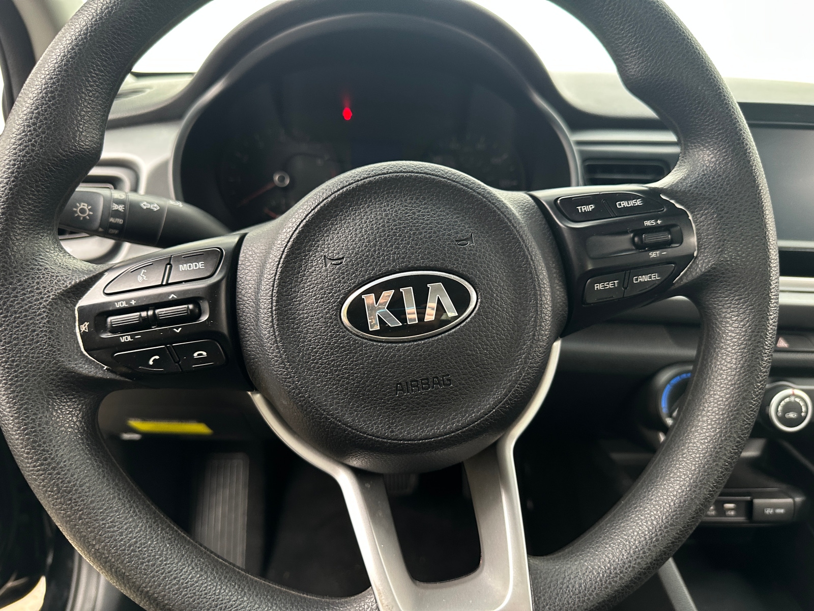 Thumbnail: 2019 Kia Rio - 5