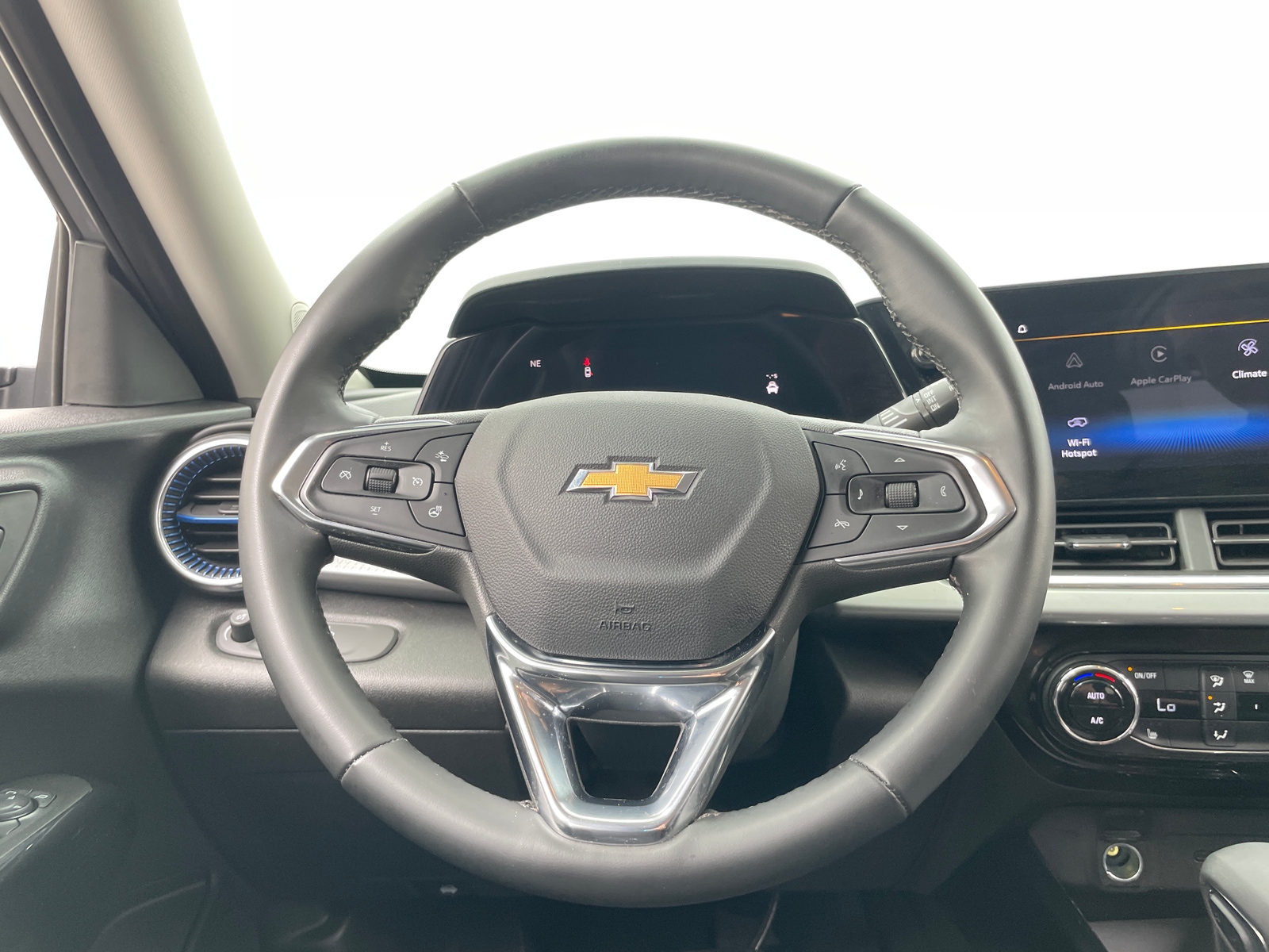 Thumbnail: 2025 Chevrolet Trax - 5