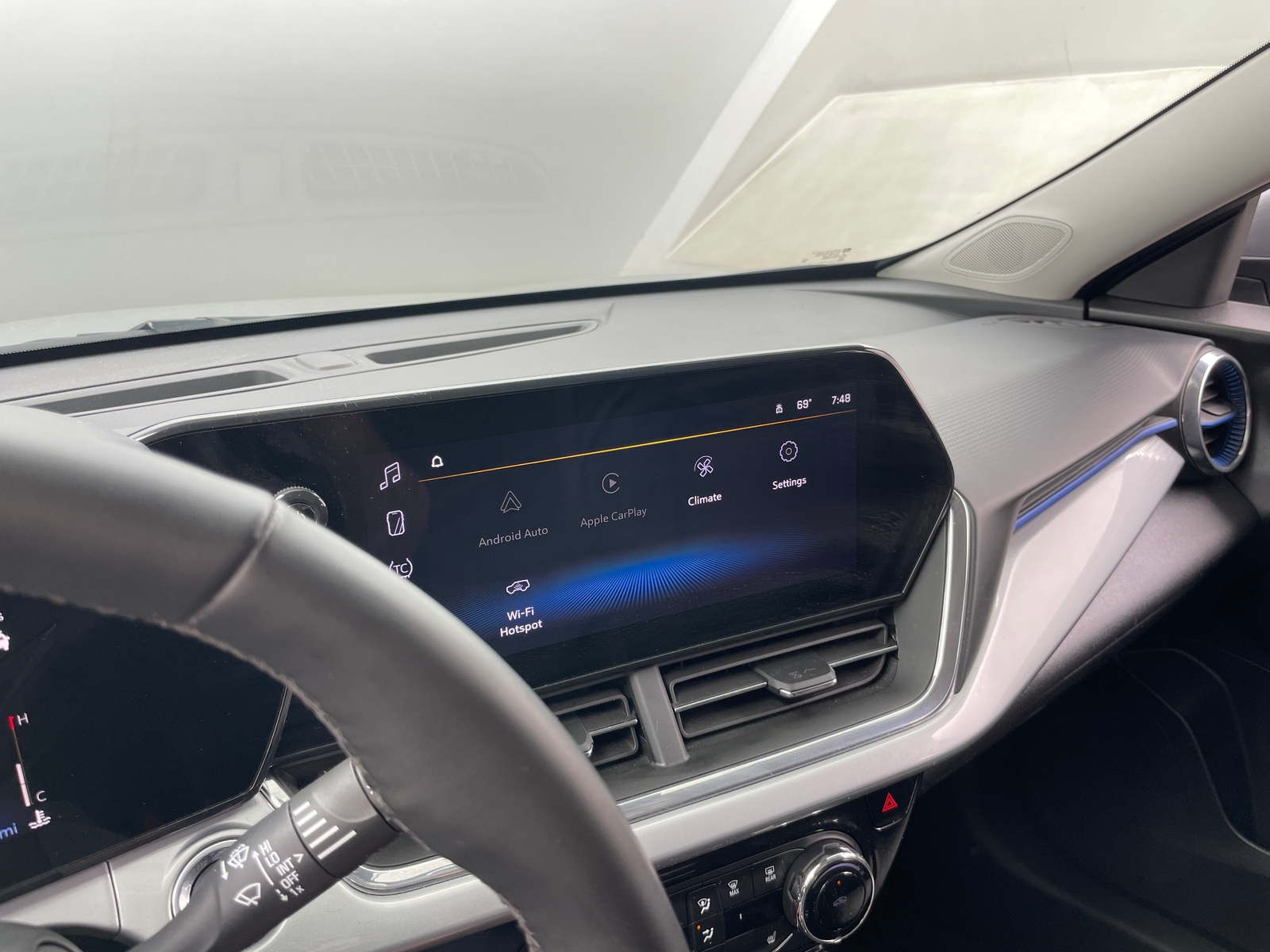 Thumbnail: 2025 Chevrolet Trax - 4