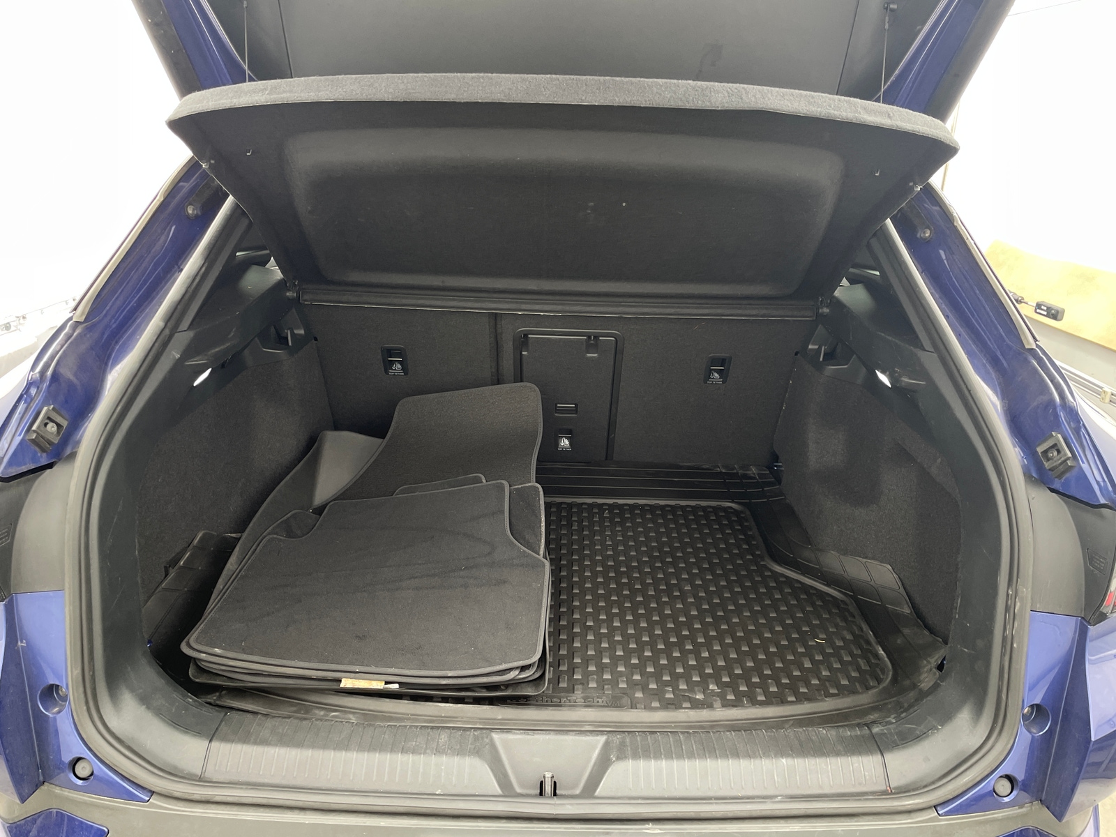 Thumbnail: 2021 Volkswagen ID.4 - 6