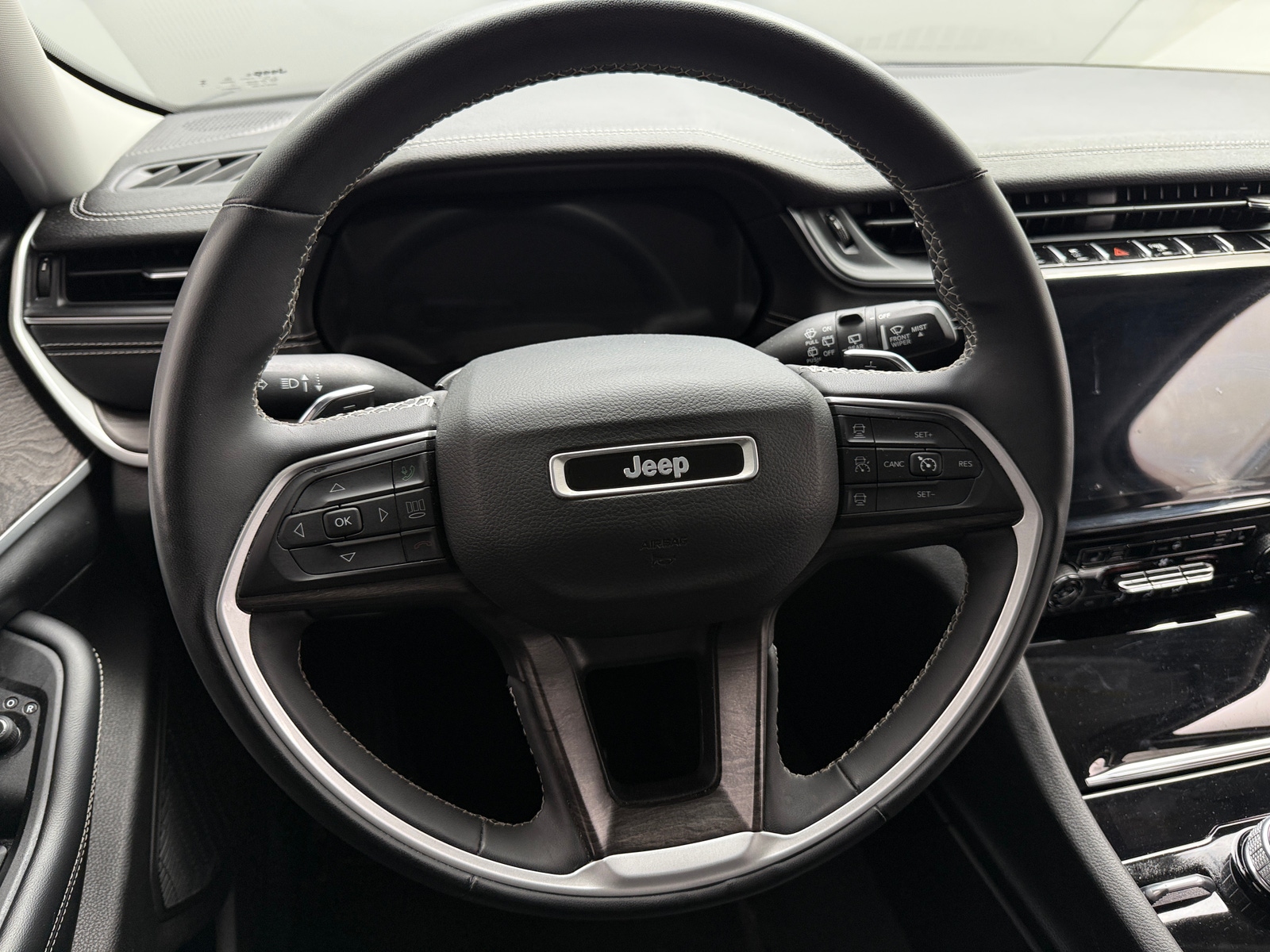 Thumbnail: 2023 Jeep Grand Cherokee - 4