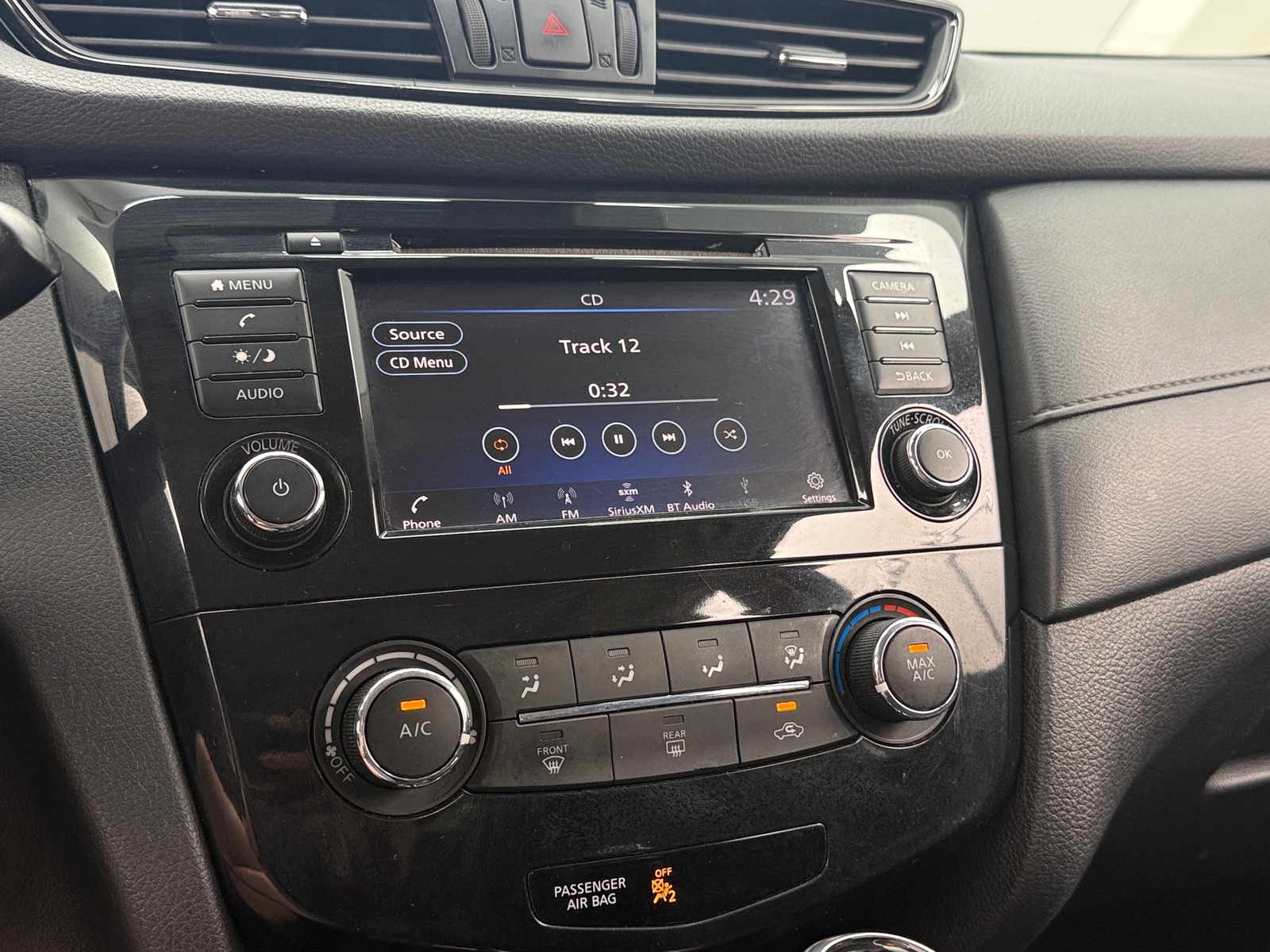 Thumbnail: 2019 Nissan Rogue - 4