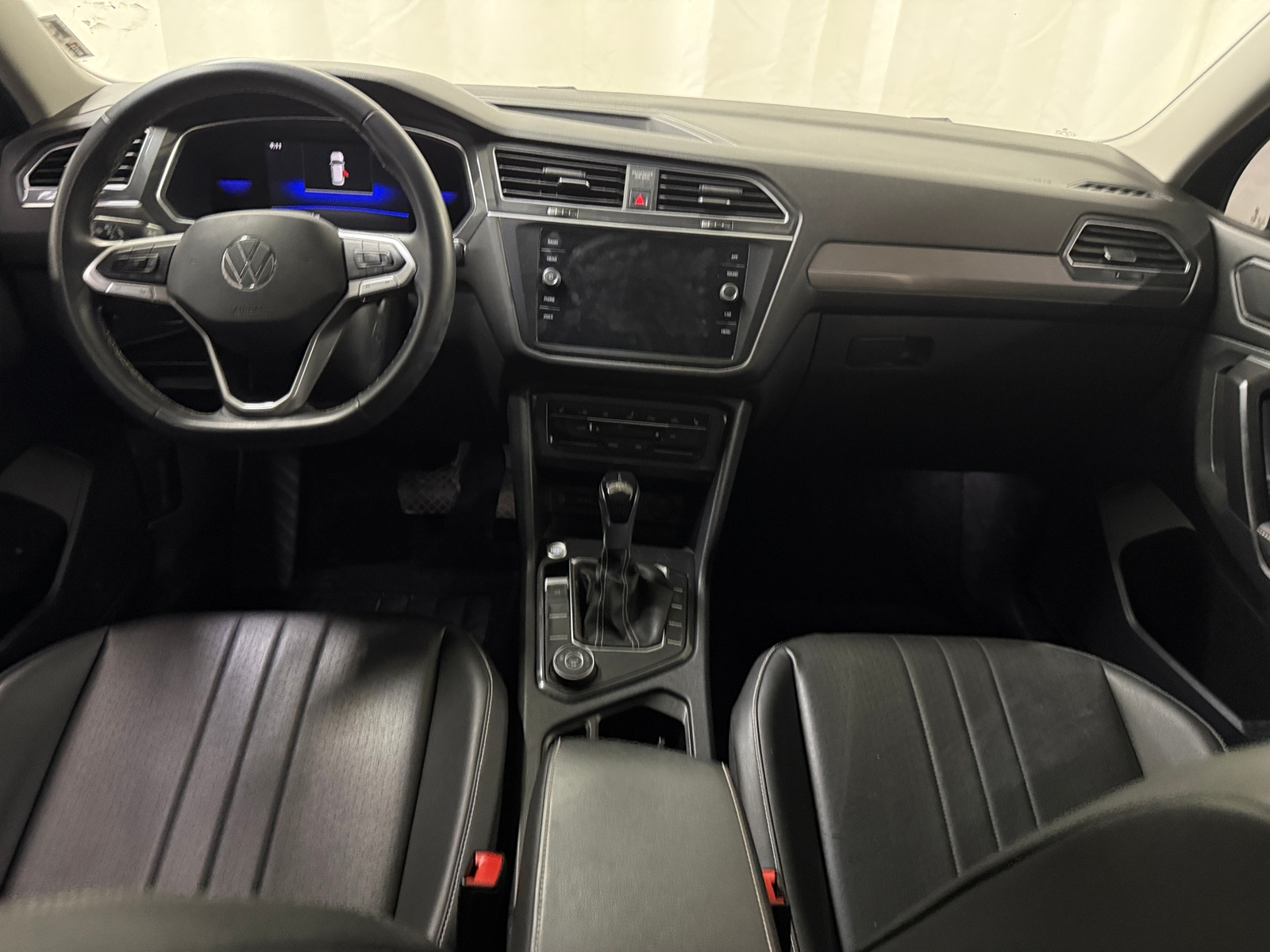 Thumbnail: 2022 Volkswagen Tiguan - 2