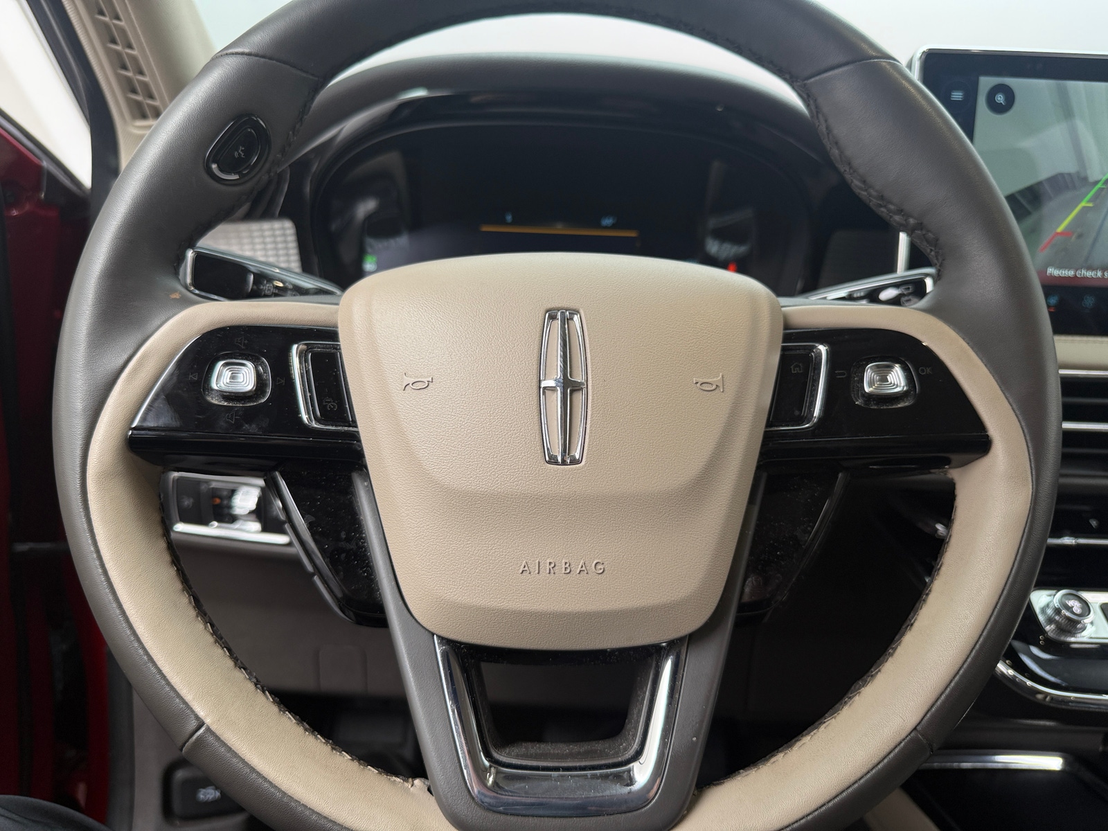 Thumbnail: 2023 Lincoln Corsair - 4