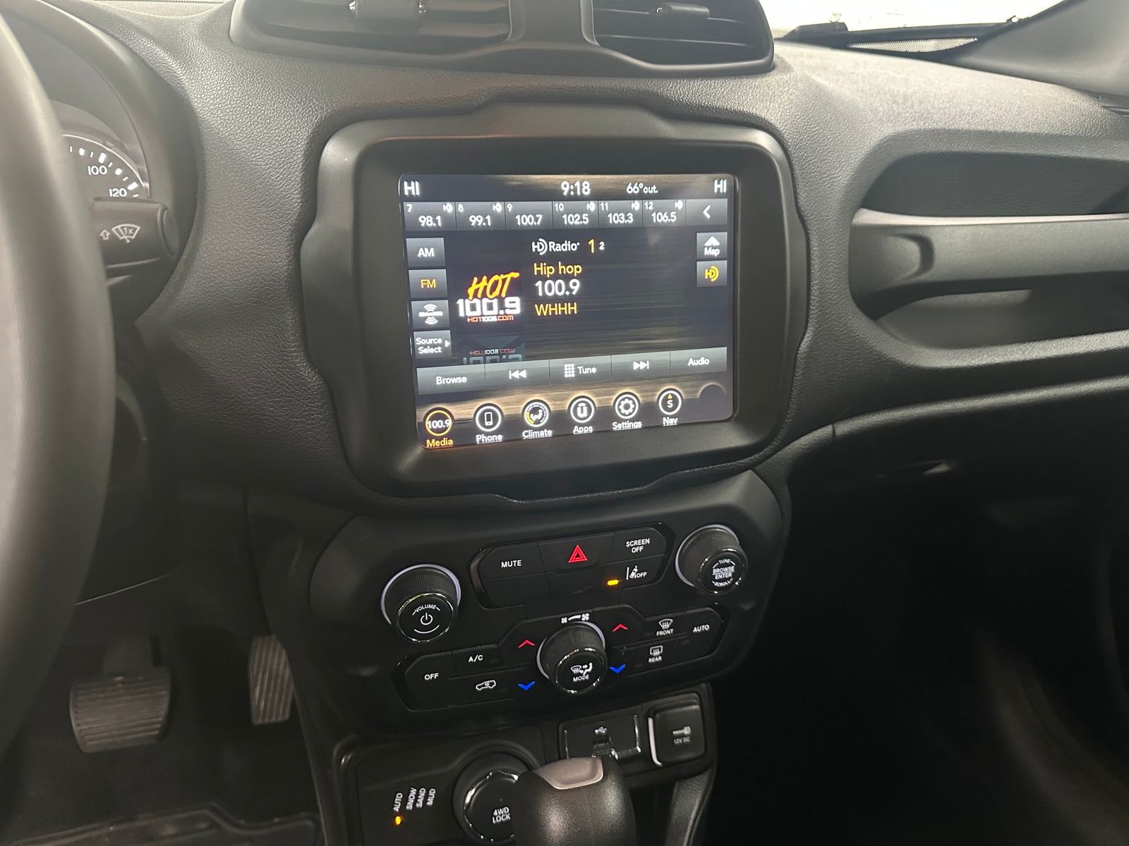 Thumbnail: 2022 Jeep Renegade - 4