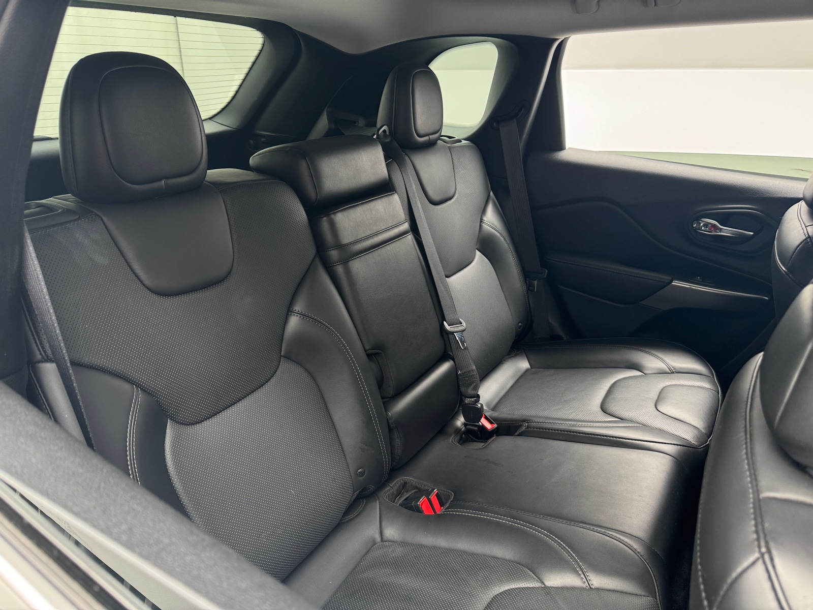 Thumbnail: 2019 Jeep Cherokee - 5