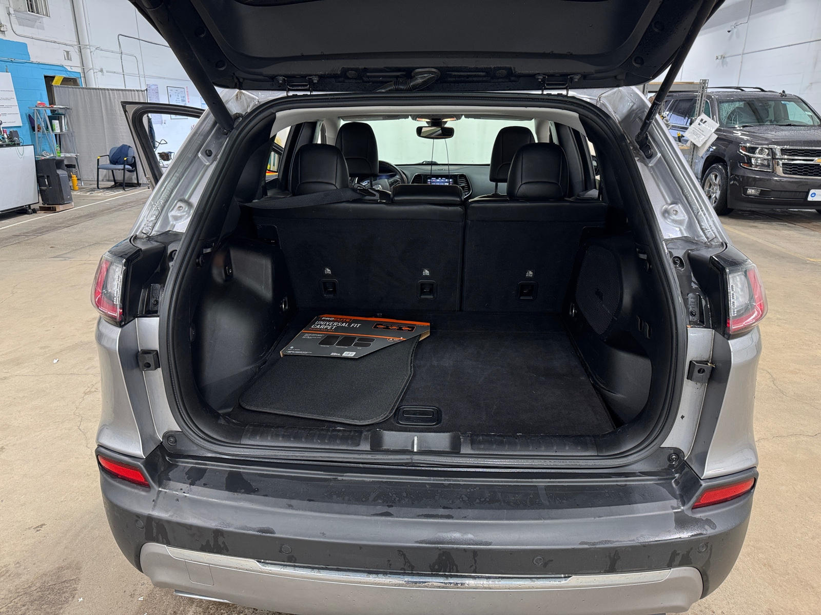 Thumbnail: 2019 Jeep Cherokee - 6