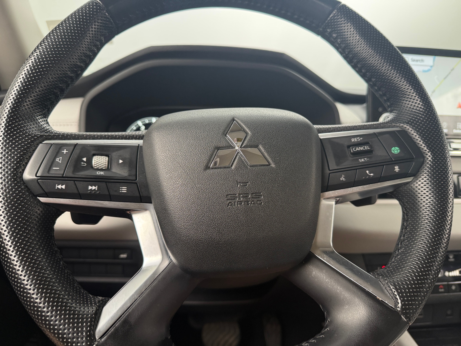 Thumbnail: 2022 Mitsubishi Outlander - 4