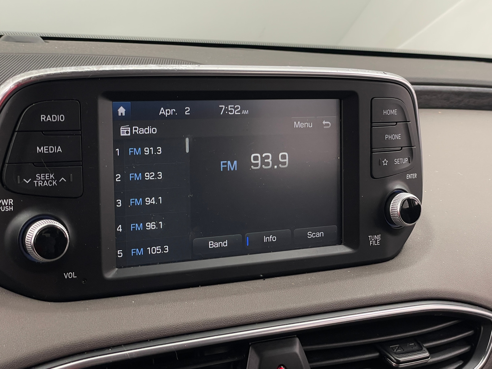 Thumbnail: 2019 Hyundai Santa Fe - 4