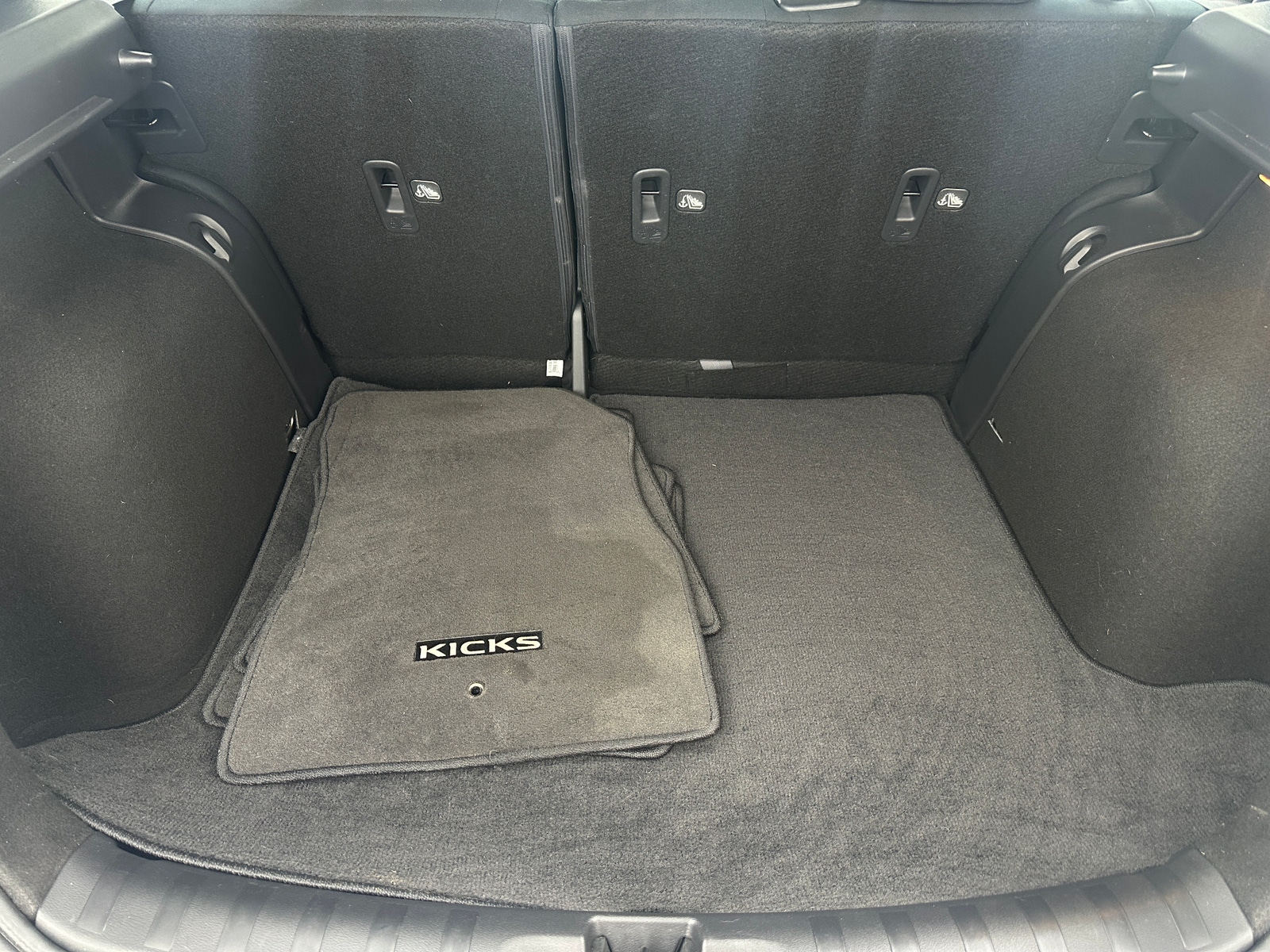 Thumbnail: 2024 Nissan Kicks - 7