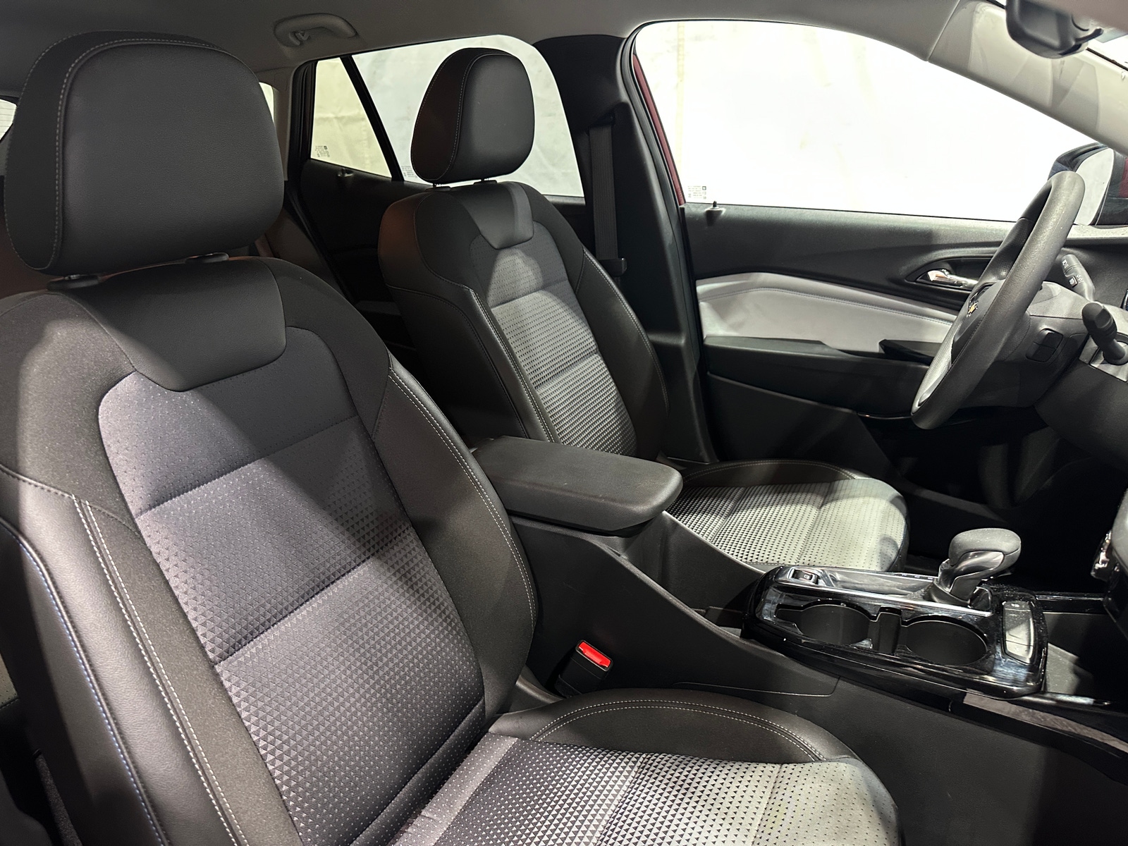 Thumbnail: 2025 Chevrolet Trax - 2