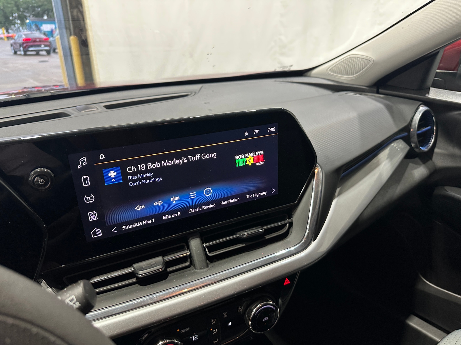 Thumbnail: 2025 Chevrolet Trax - 4