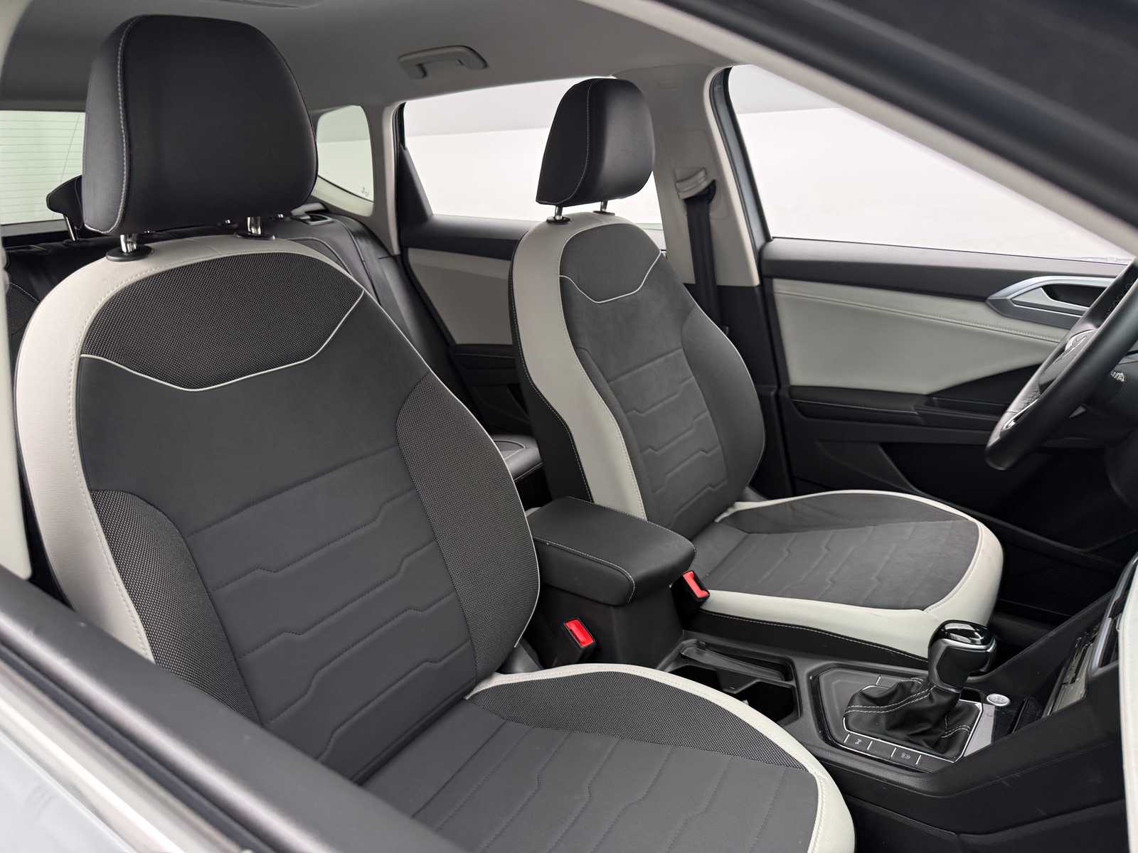 Thumbnail: 2025 Volkswagen Taos - 2