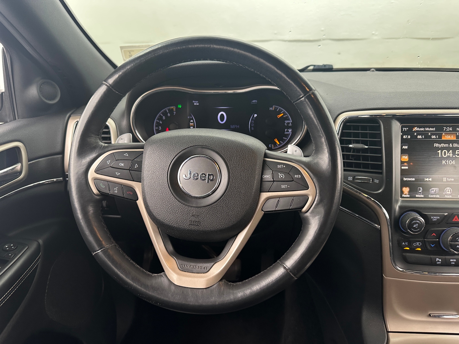 Thumbnail: 2015 Jeep Grand Cherokee - 4