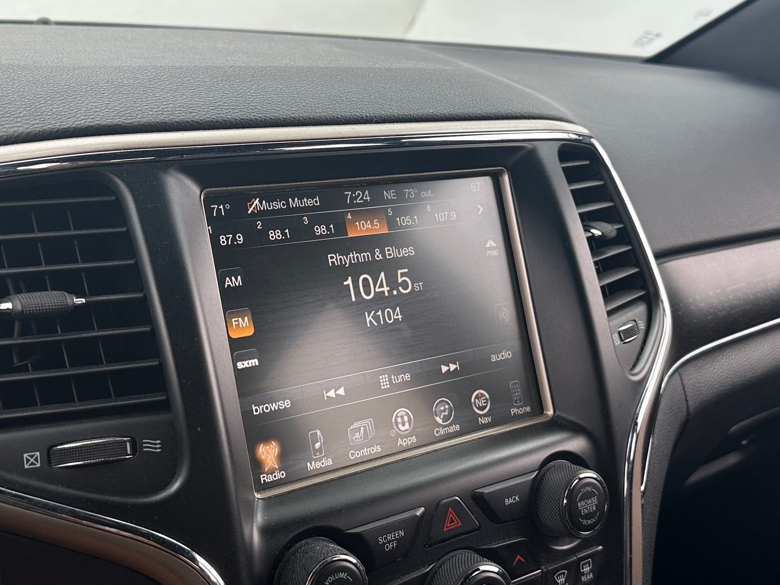 Thumbnail: 2015 Jeep Grand Cherokee - 3