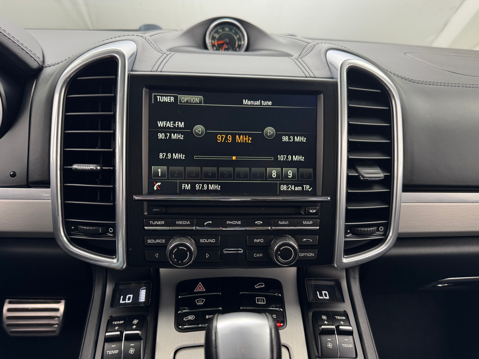 Thumbnail: 2015 Porsche Cayenne - 3