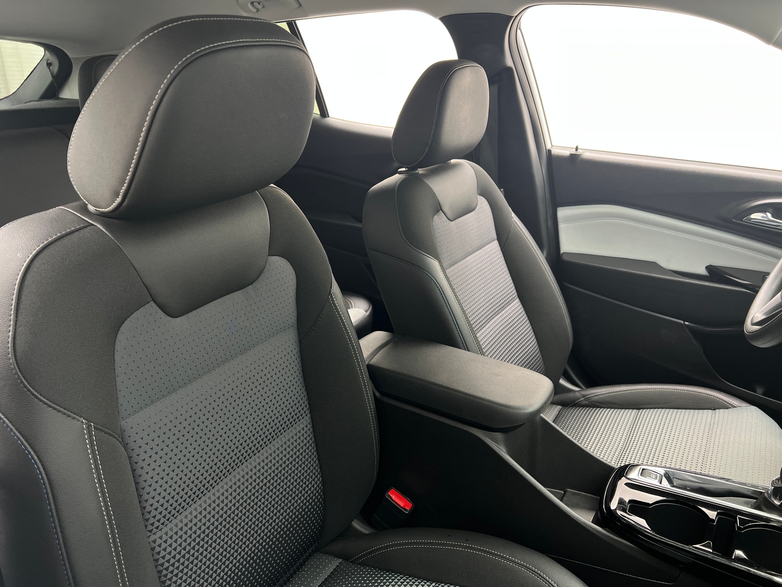 Thumbnail: 2025 Chevrolet Trax - 2