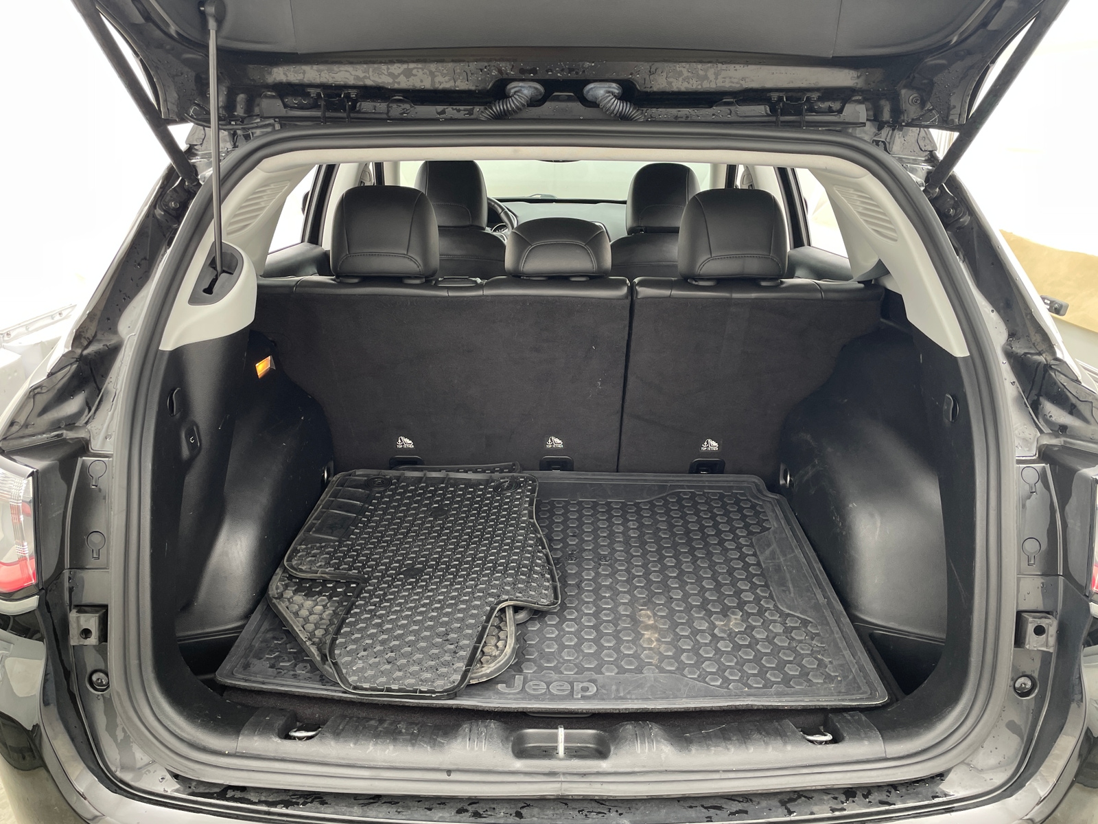 Thumbnail: 2018 Jeep Compass - 6