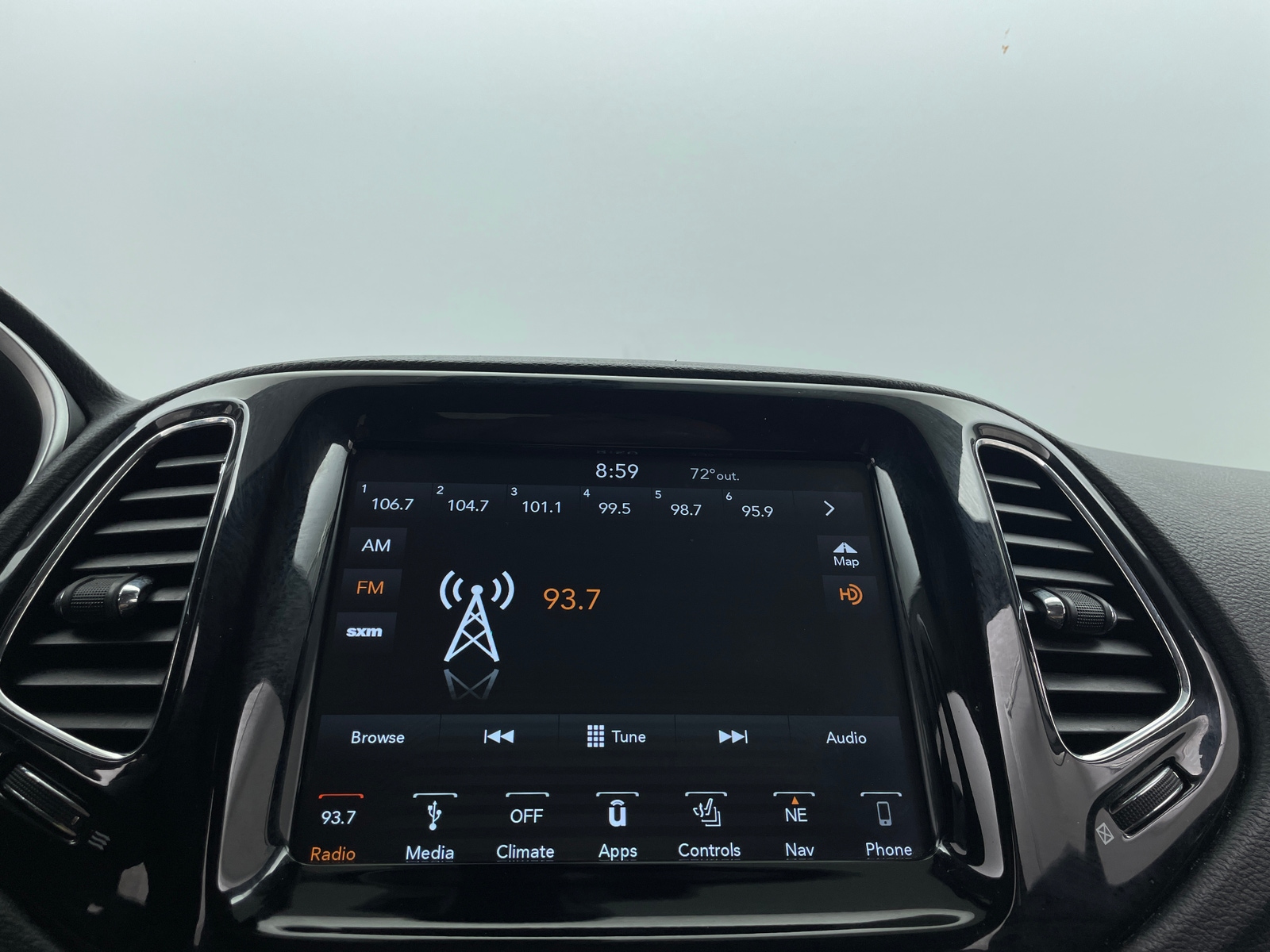 Thumbnail: 2018 Jeep Compass - 3