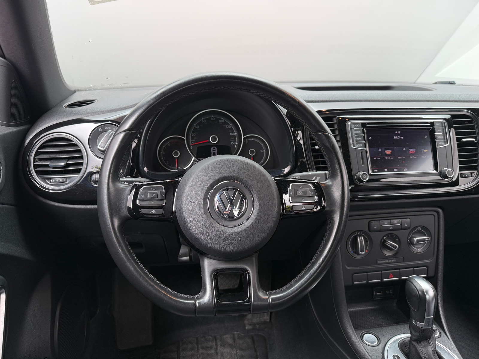 Thumbnail: 2018 Volkswagen Beetle - 5