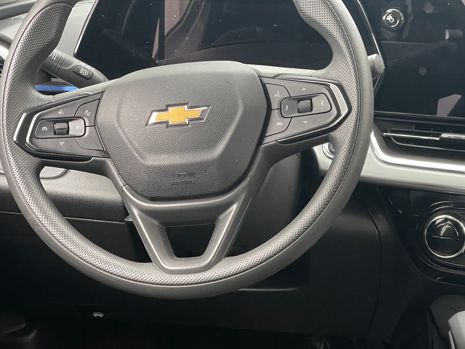 Thumbnail: 2025 Chevrolet Trax - 5