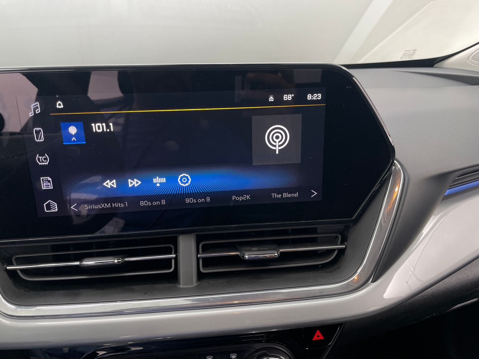 Thumbnail: 2025 Chevrolet Trax - 4