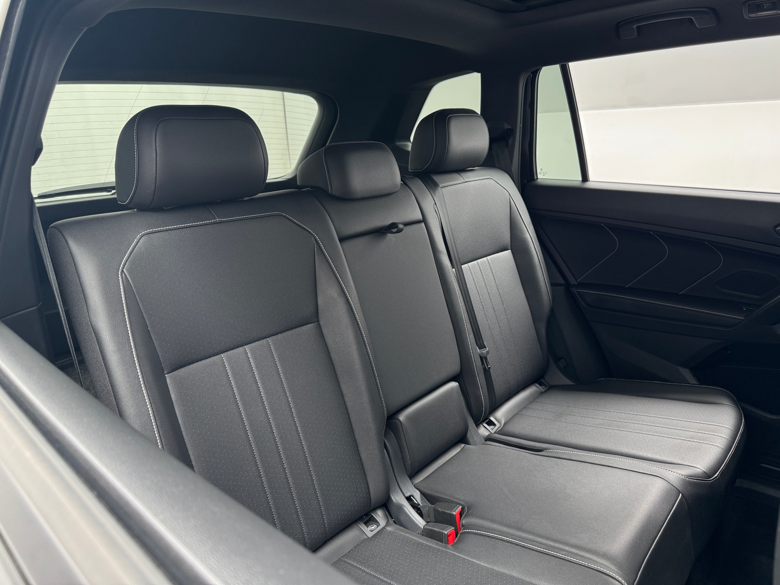 Thumbnail: 2024 Volkswagen Tiguan - 5