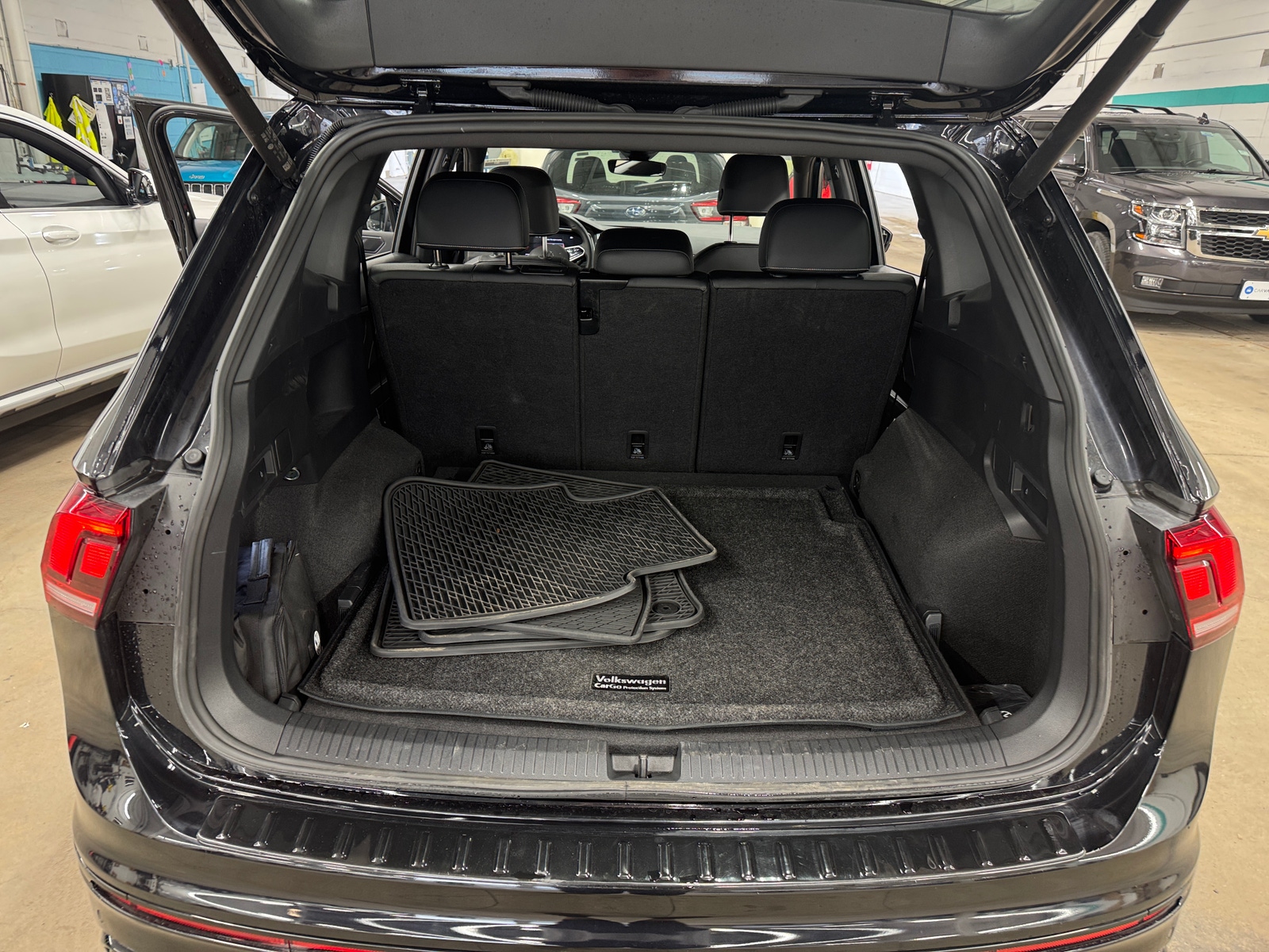 Thumbnail: 2024 Volkswagen Tiguan - 6