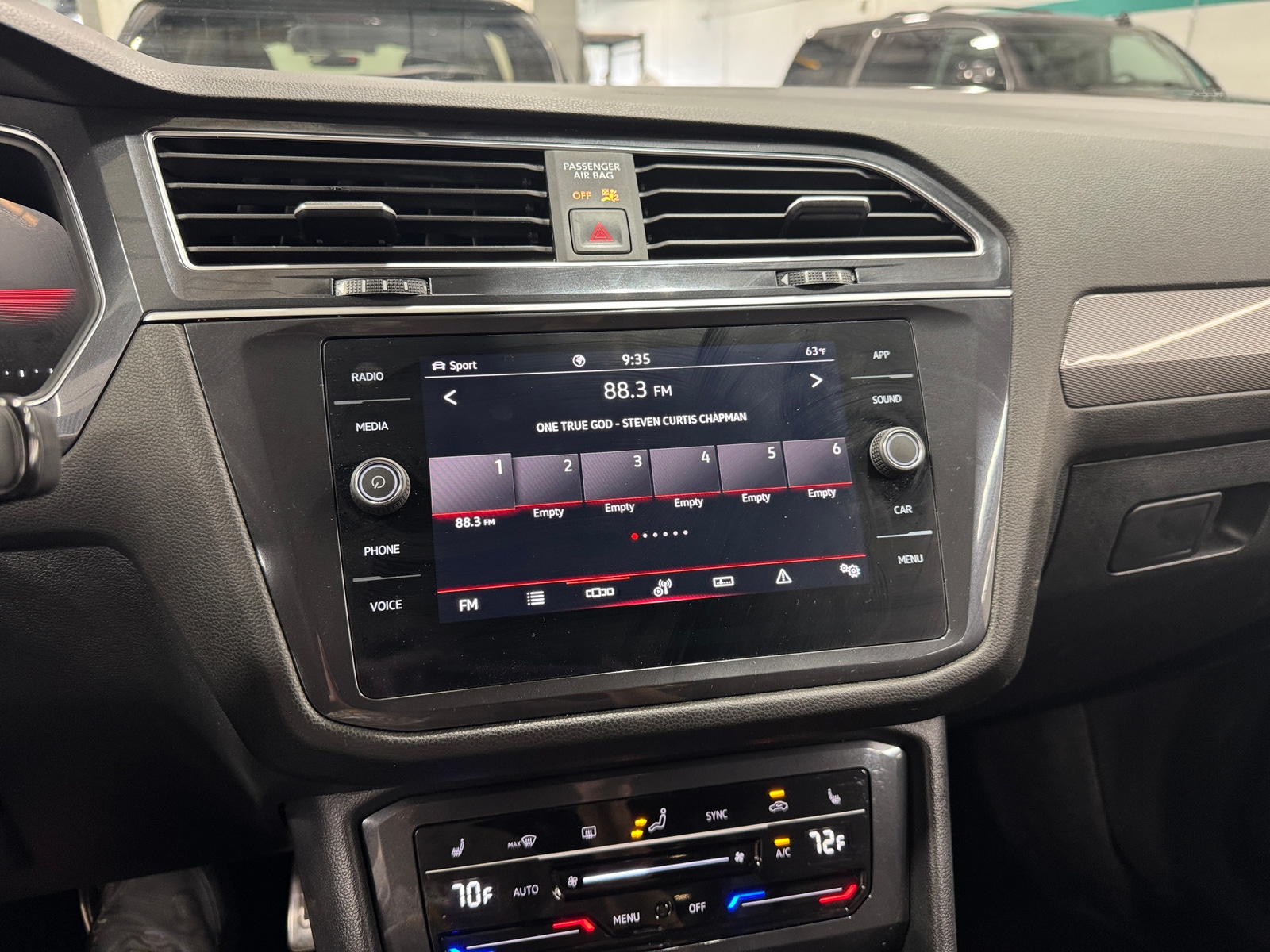 Thumbnail: 2024 Volkswagen Tiguan - 3