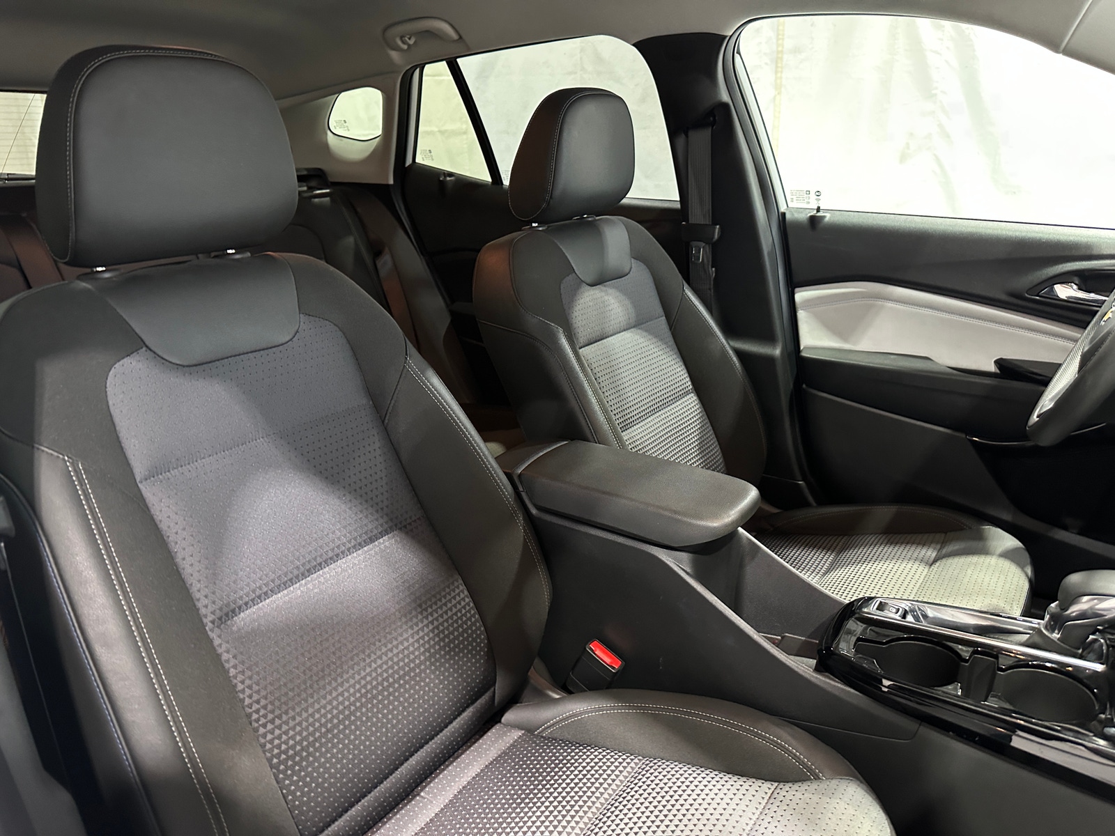 Thumbnail: 2025 Chevrolet Trax - 2