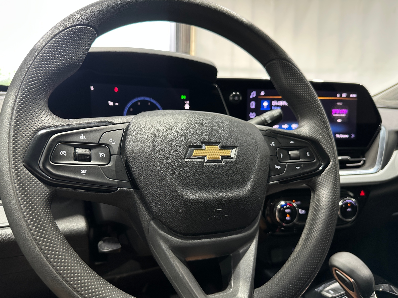 Thumbnail: 2025 Chevrolet Trax - 5