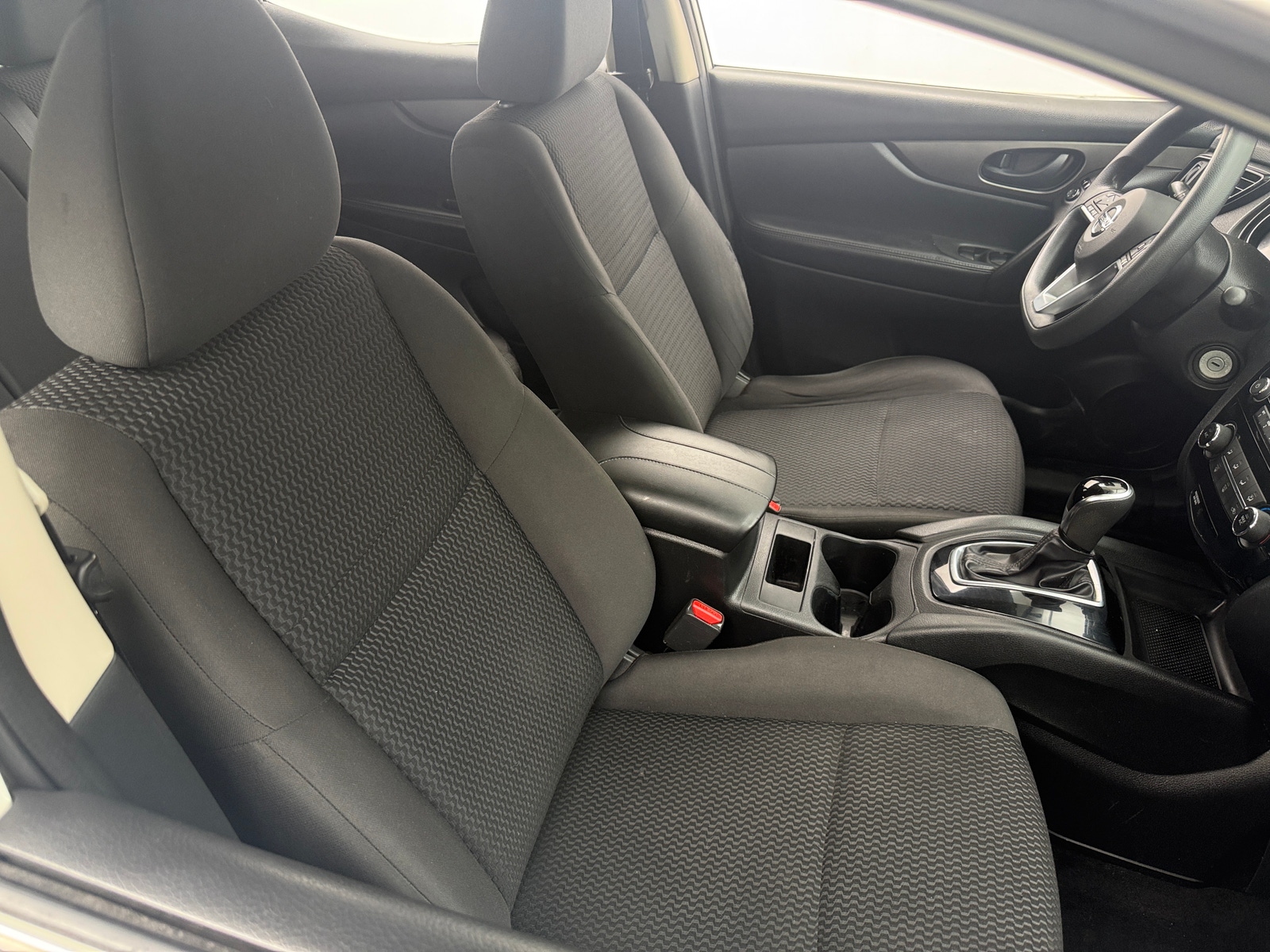 Thumbnail: 2018 Nissan Rogue Sport - 2