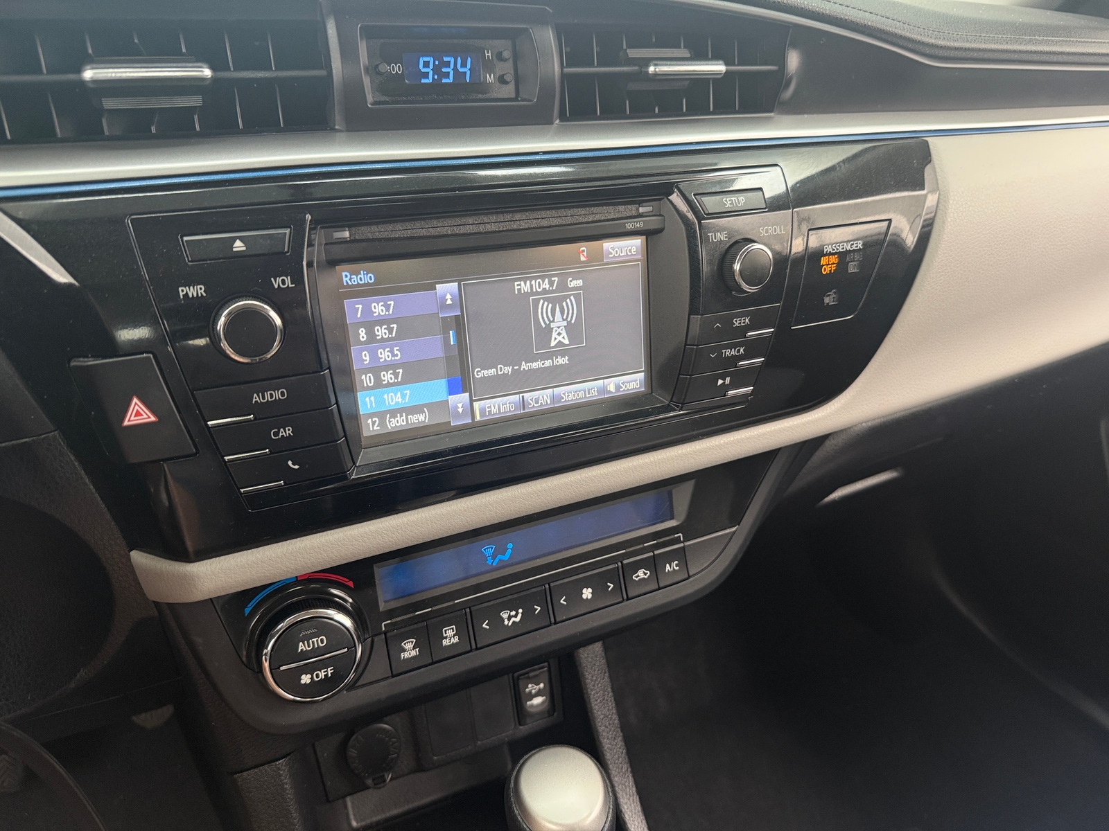 Thumbnail: 2015 Toyota Corolla - 4