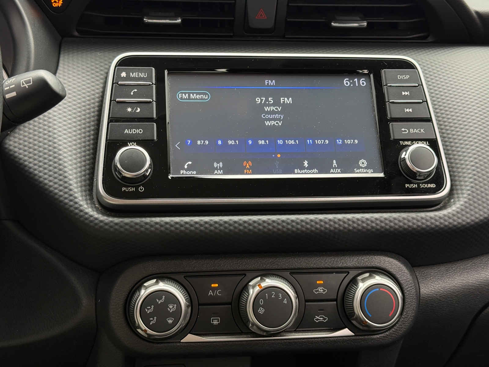 Thumbnail: 2024 Nissan Kicks - 4