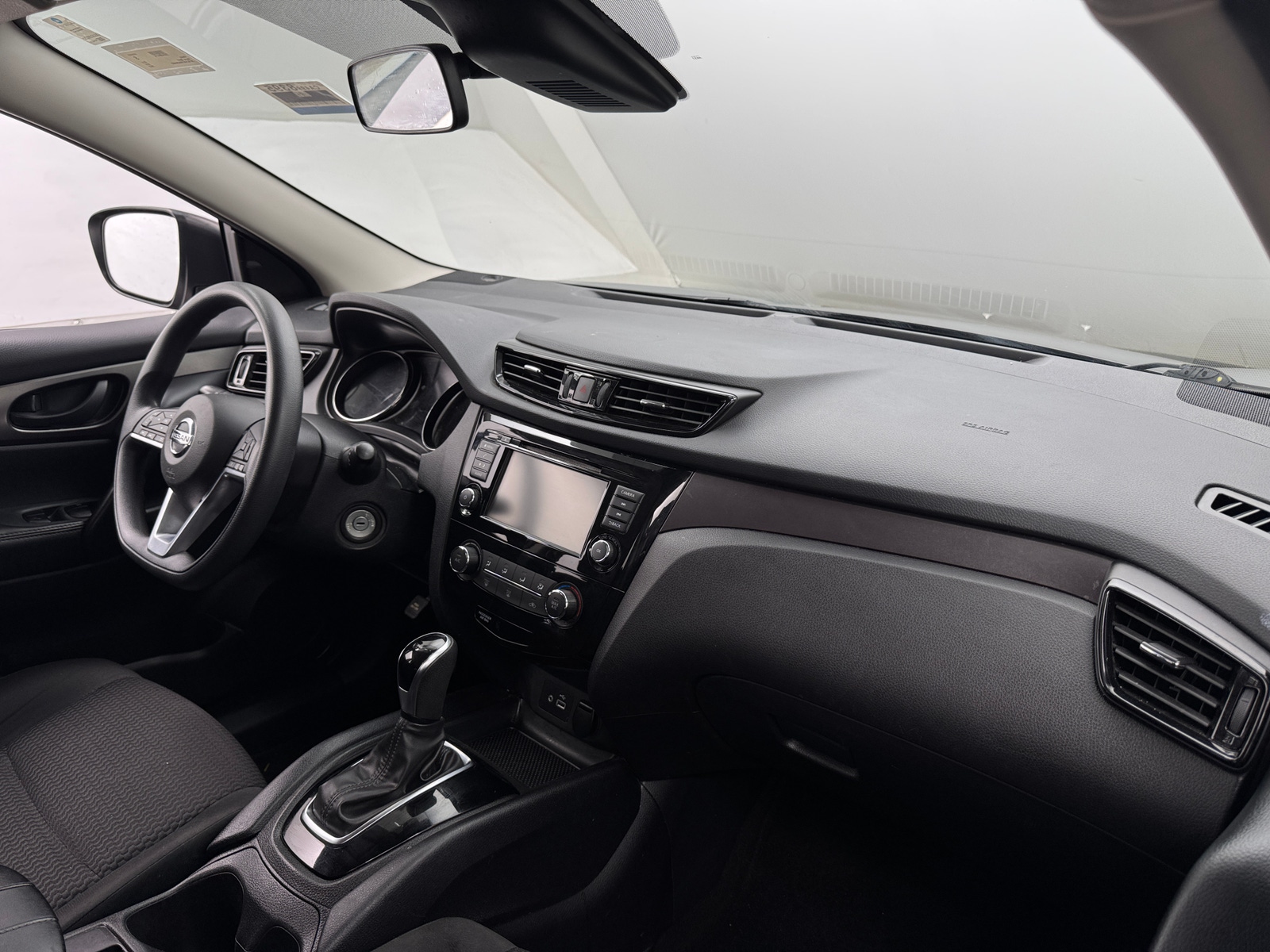 Thumbnail: 2022 Nissan Rogue Sport - 3