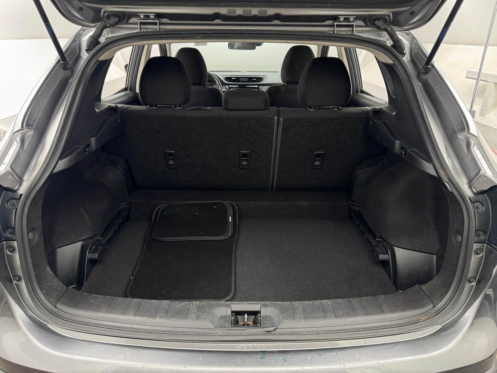 Thumbnail: 2022 Nissan Rogue Sport - 7