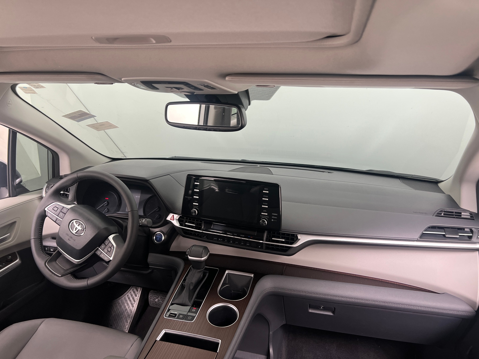 Thumbnail: 2024 Toyota Sienna - 2