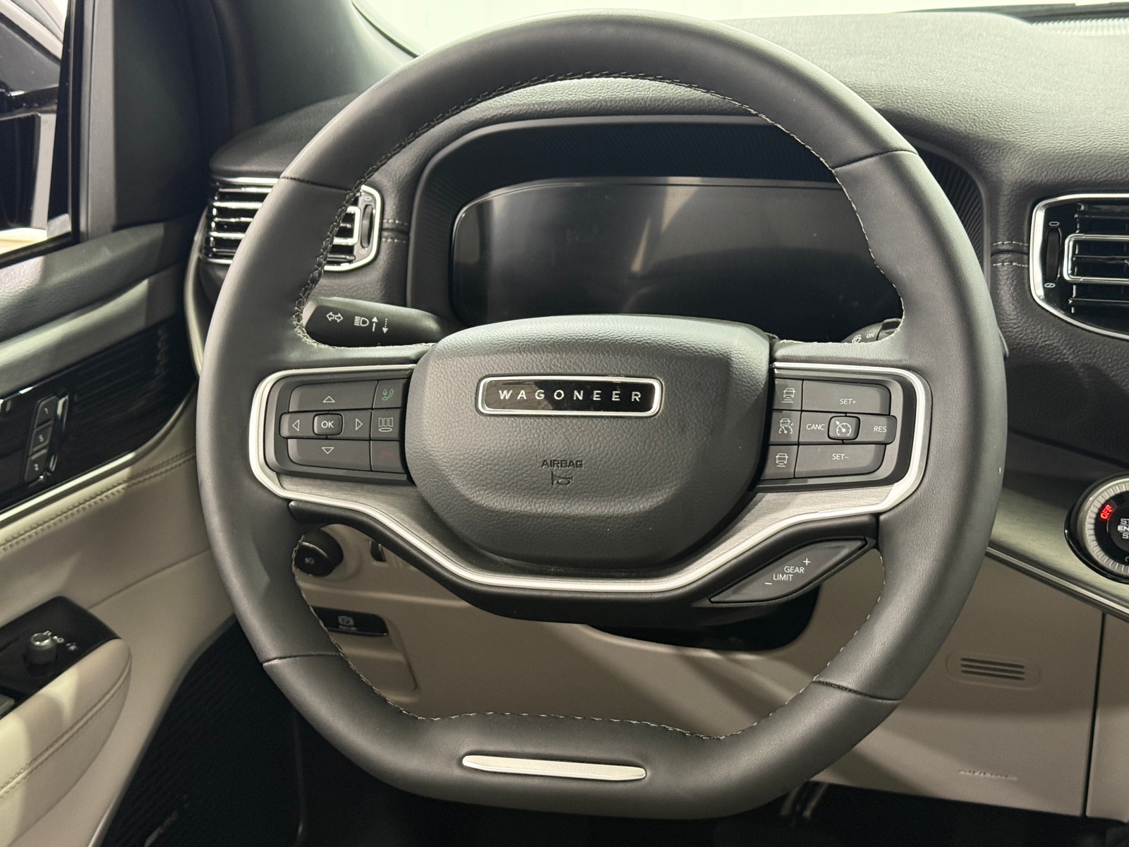 Thumbnail: 2025 Jeep Wagoneer - 4