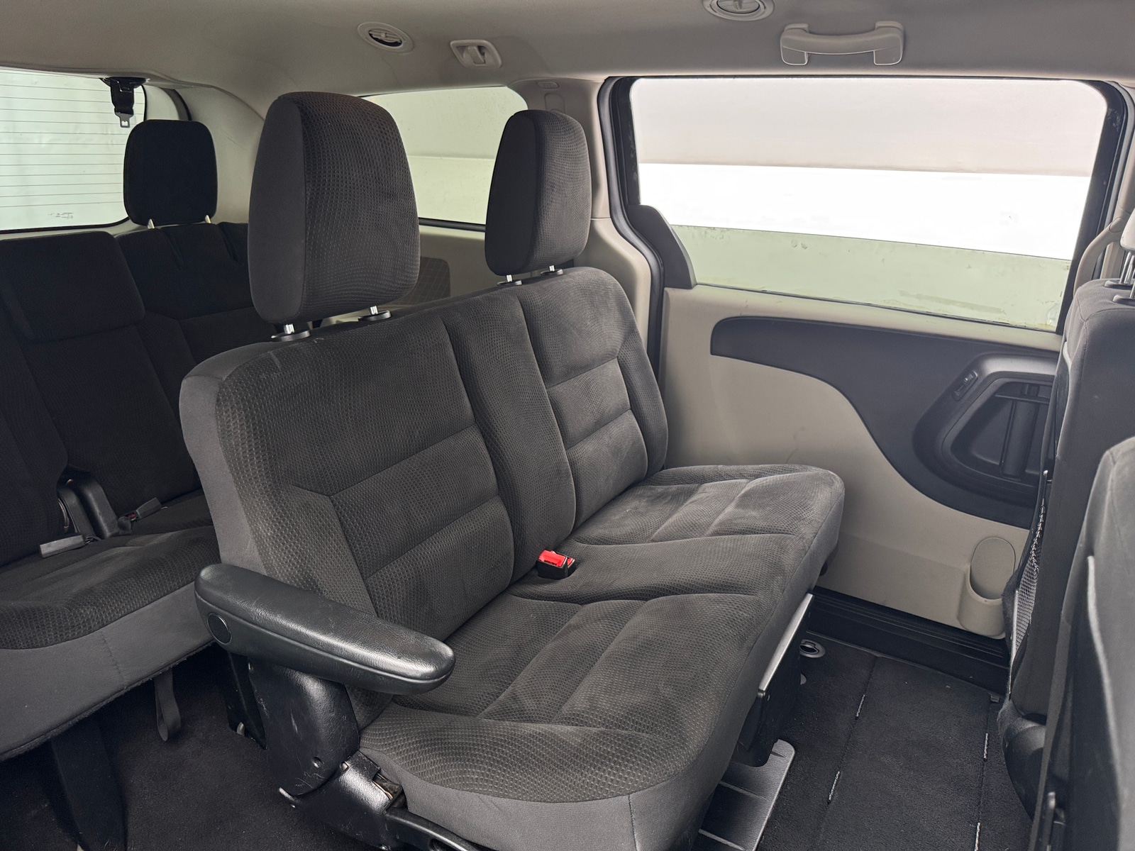 Thumbnail: 2017 Dodge Grand Caravan - 6