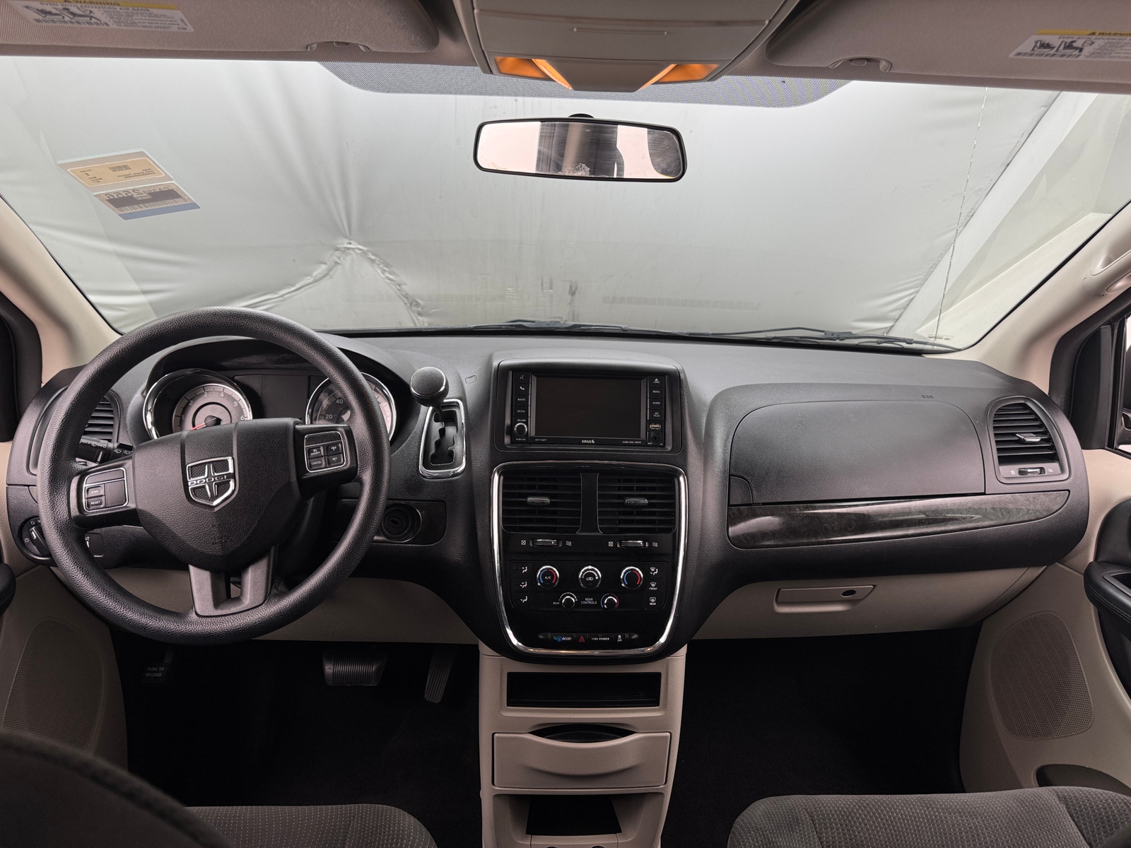 Thumbnail: 2017 Dodge Grand Caravan - 3