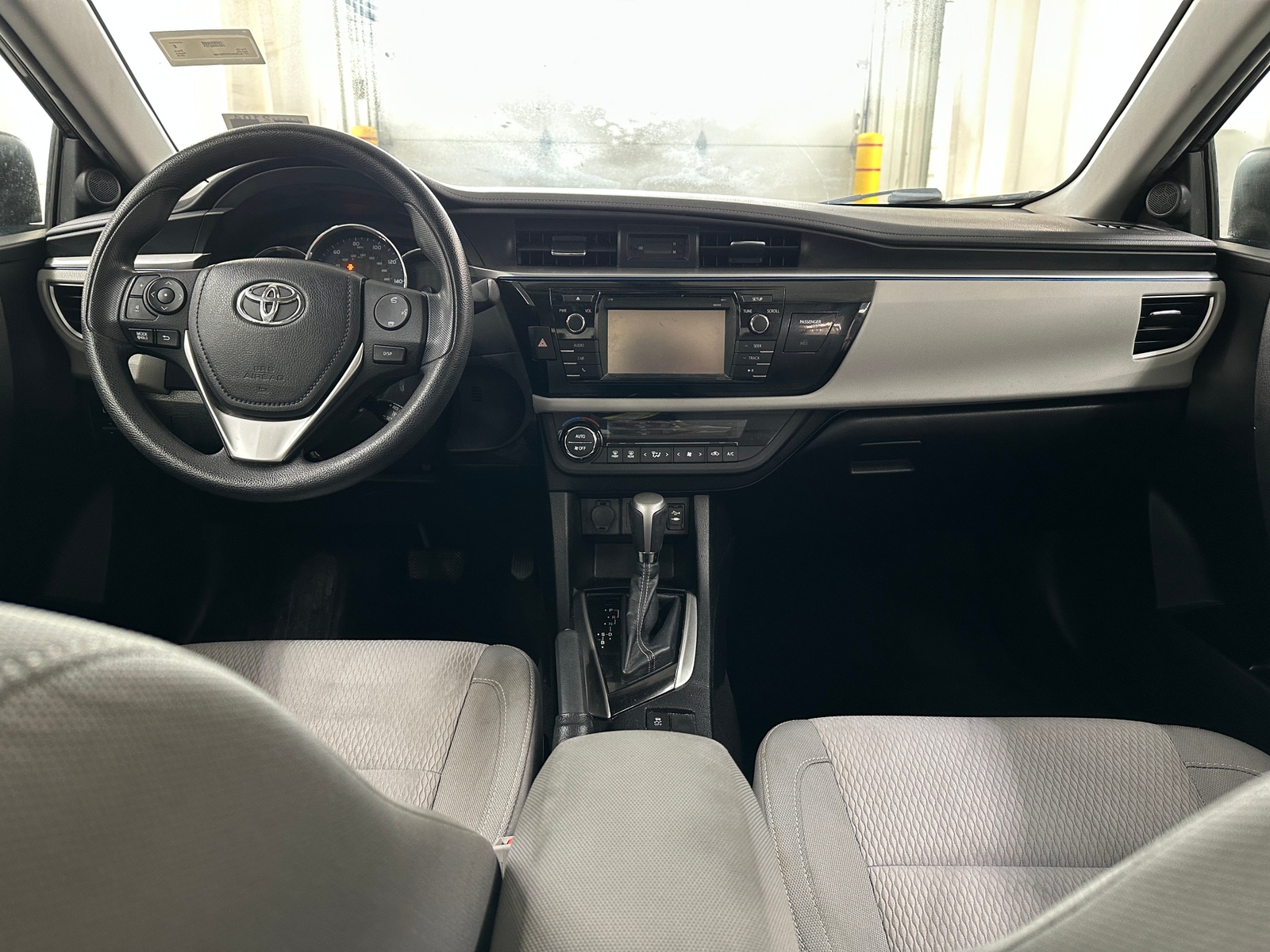 Thumbnail: 2015 Toyota Corolla - 3