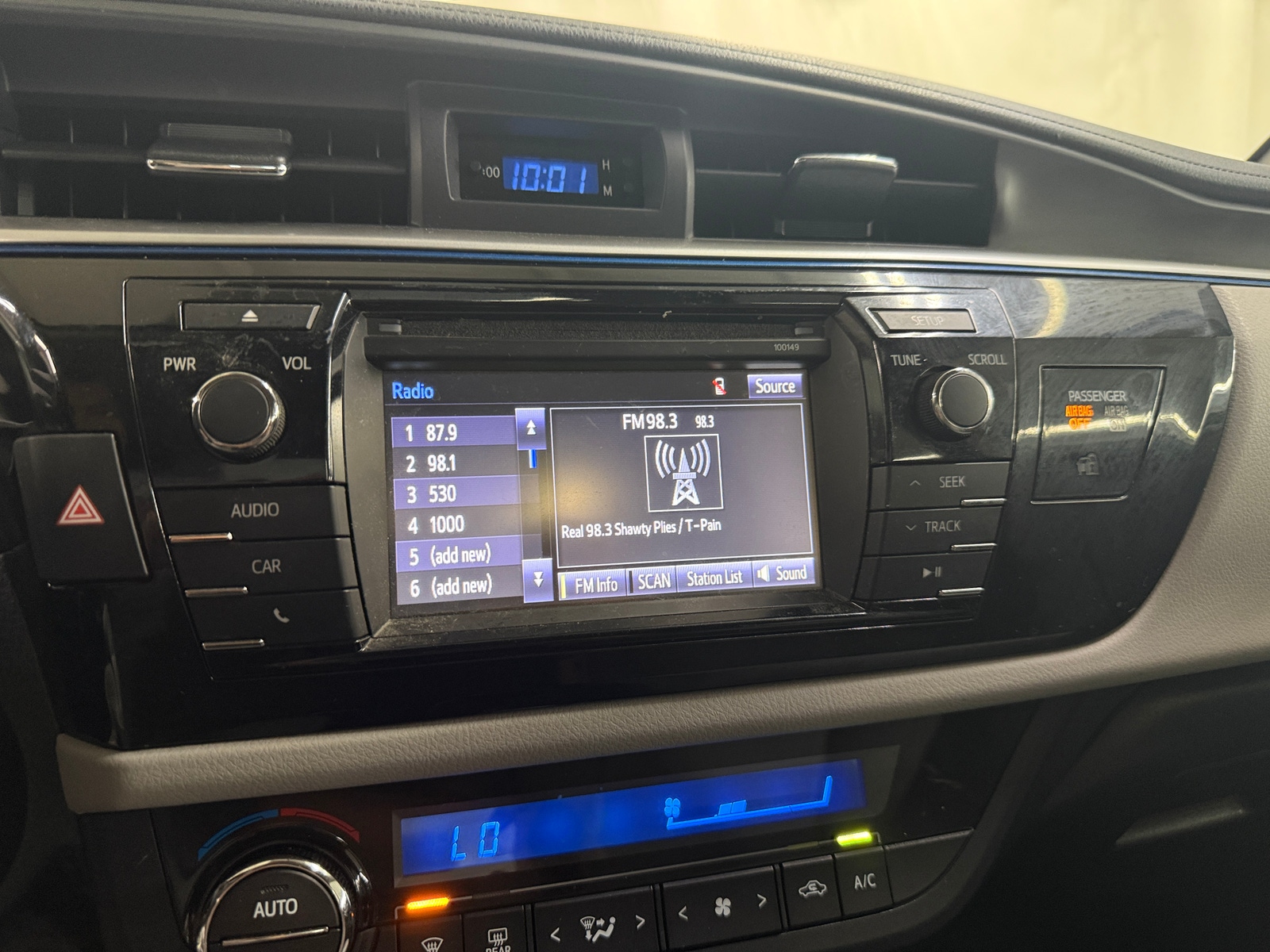 Thumbnail: 2015 Toyota Corolla - 4