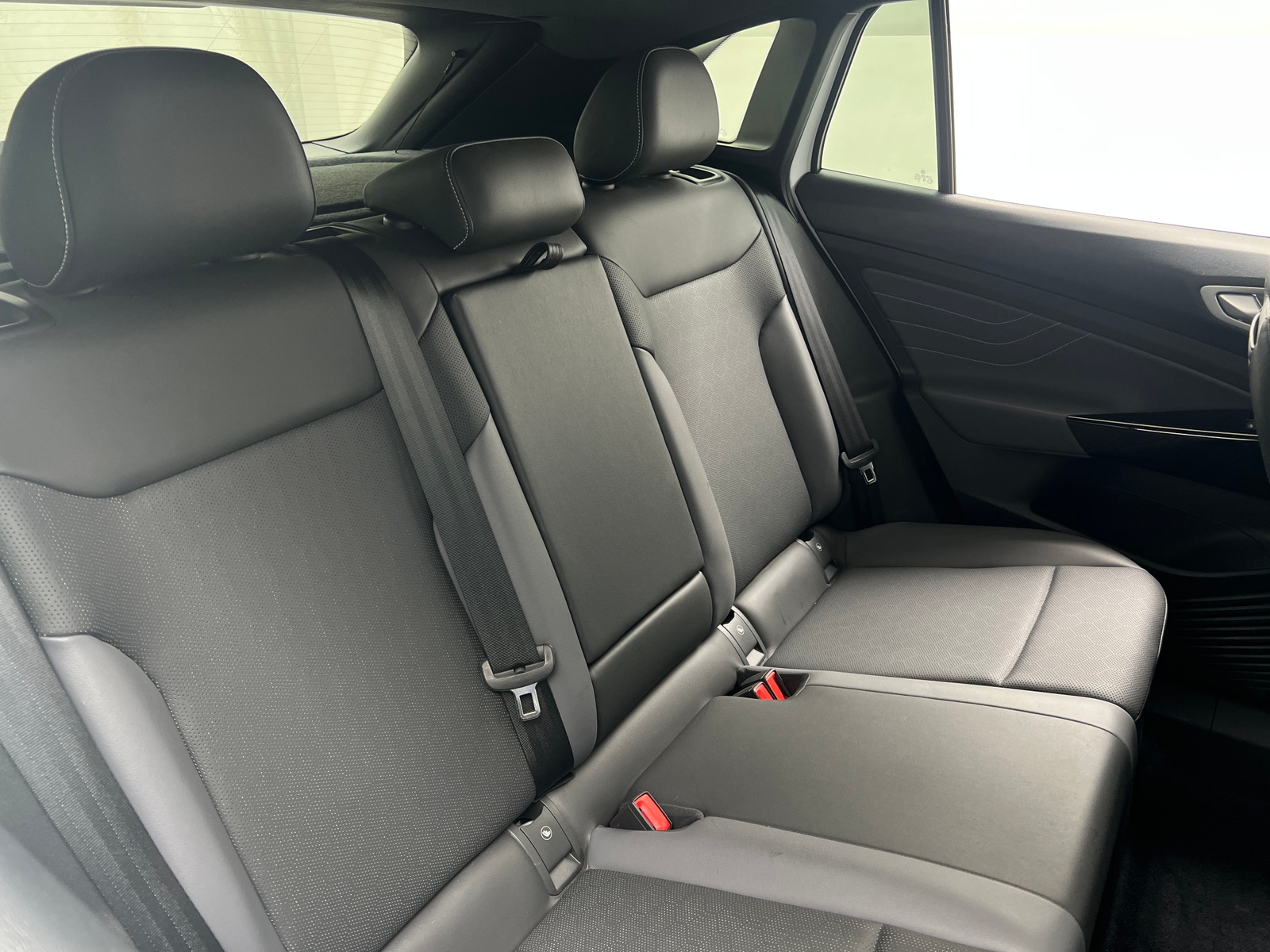 Thumbnail: 2023 Volkswagen ID.4 - 5