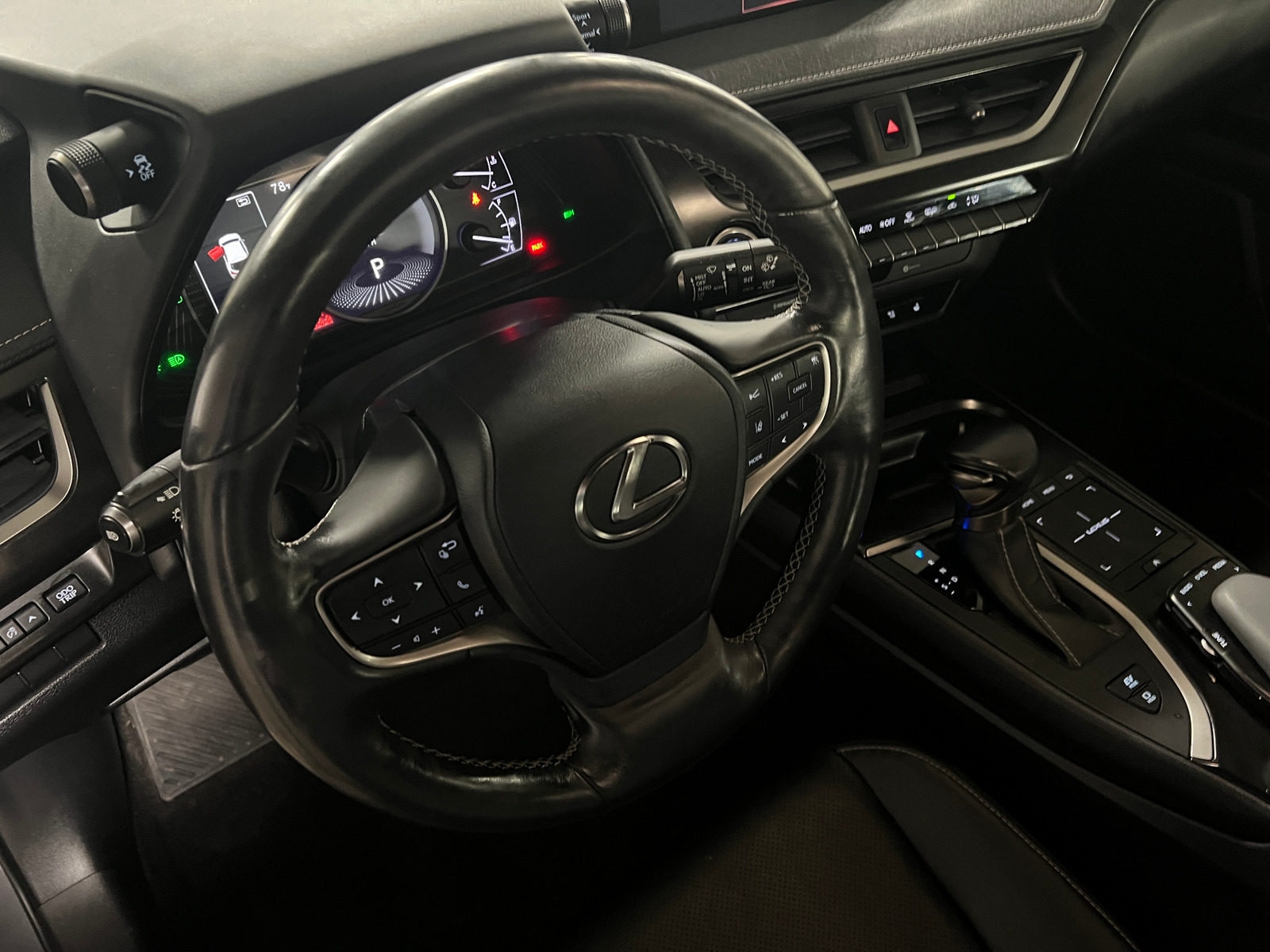 Thumbnail: 2020 Lexus UX - 4