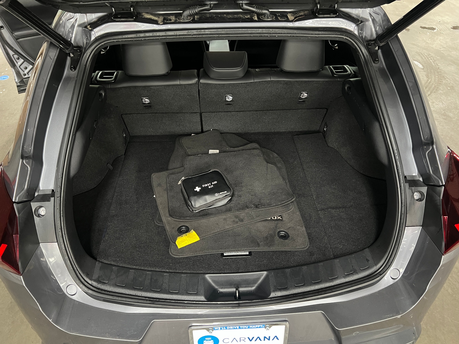 Thumbnail: 2020 Lexus UX - 6