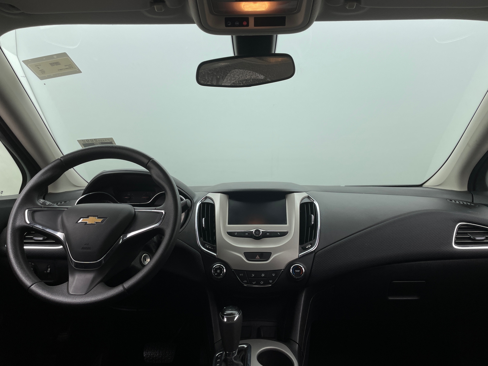 Thumbnail: 2018 Chevrolet Cruze - 3