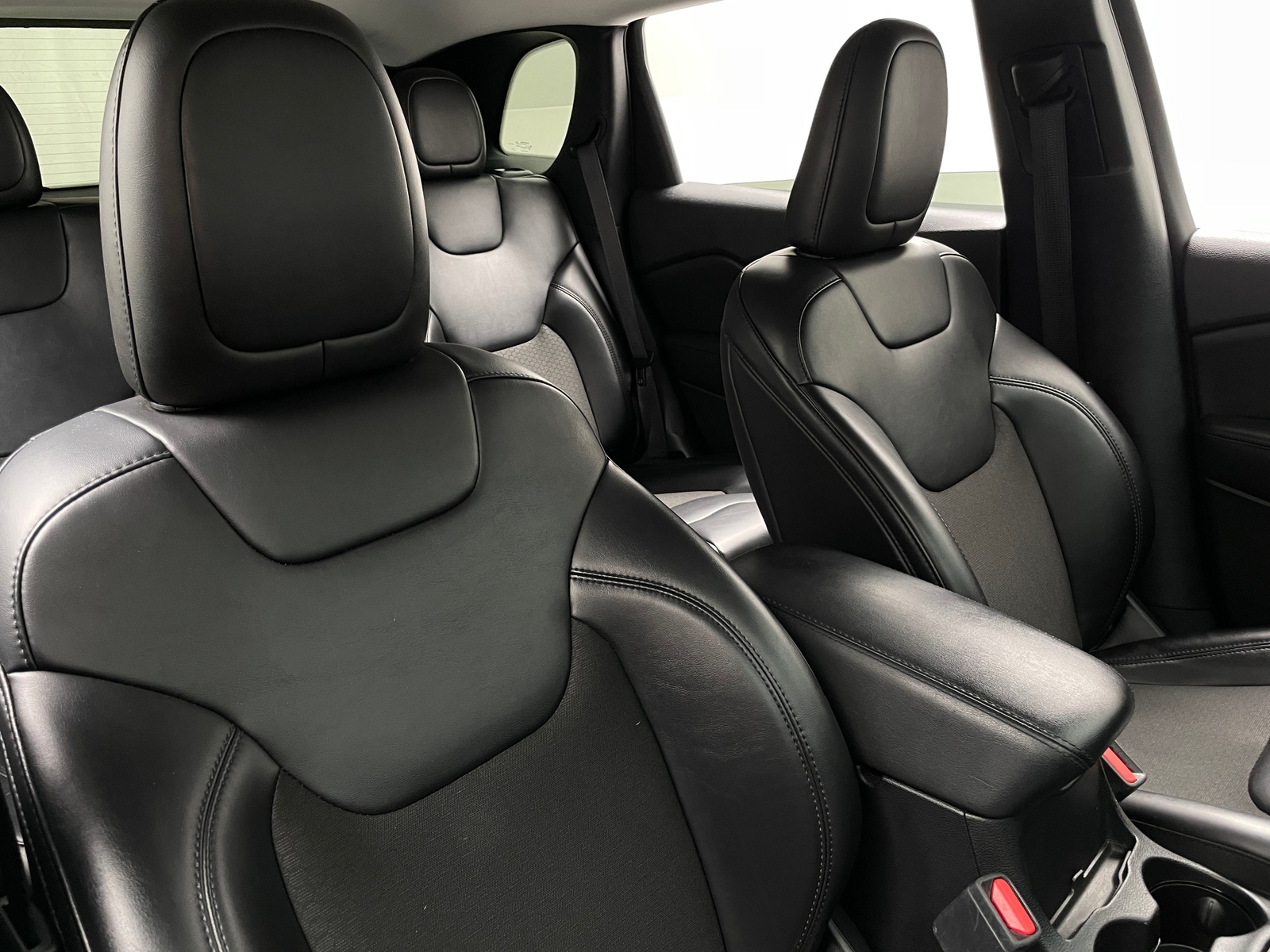 Thumbnail: 2020 Jeep Cherokee - 2