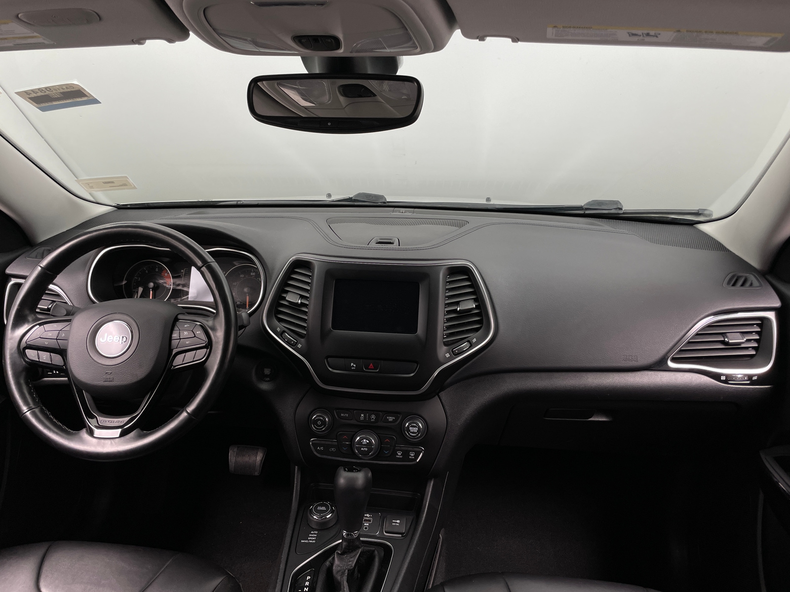 Thumbnail: 2020 Jeep Cherokee - 3