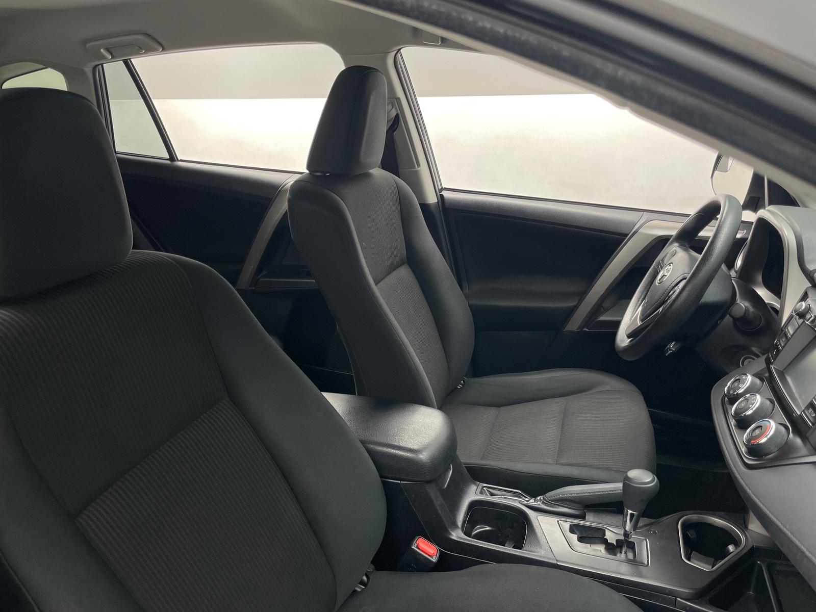 Thumbnail: 2018 Toyota RAV4 - 2